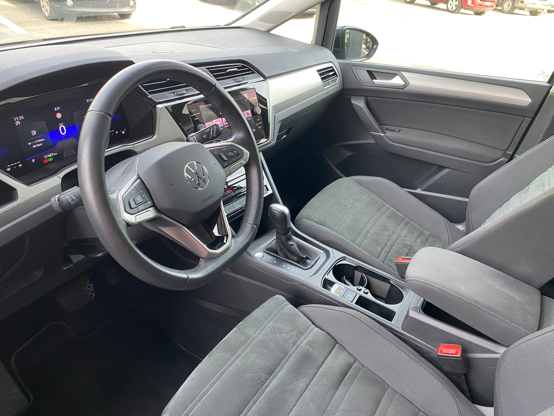 VW Touran 1.5 TSI EVO Comfortline DSG-image-4