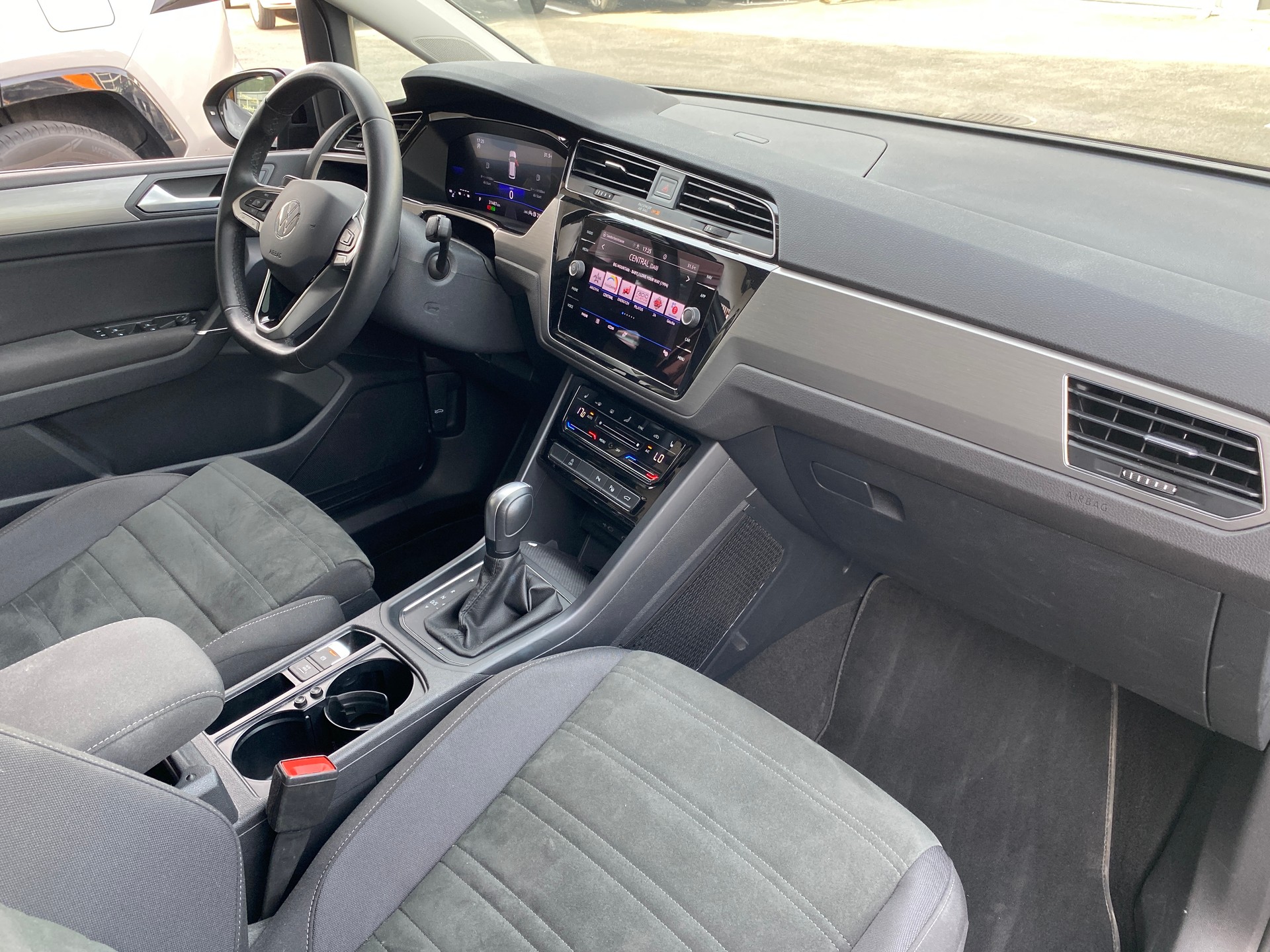 VW Touran 1.5 TSI EVO Comfortline DSG-image-5