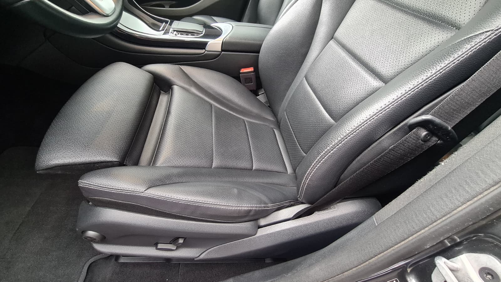 MERCEDES-BENZ GLC 220 d 4Matic 9G-Tronic ** Voll-Leder ** Gr-Navi ** RF-Kamera ** Sitzheizung ** Tempomat ** Abstandsregelsysteme ** Ab MFK-image-20