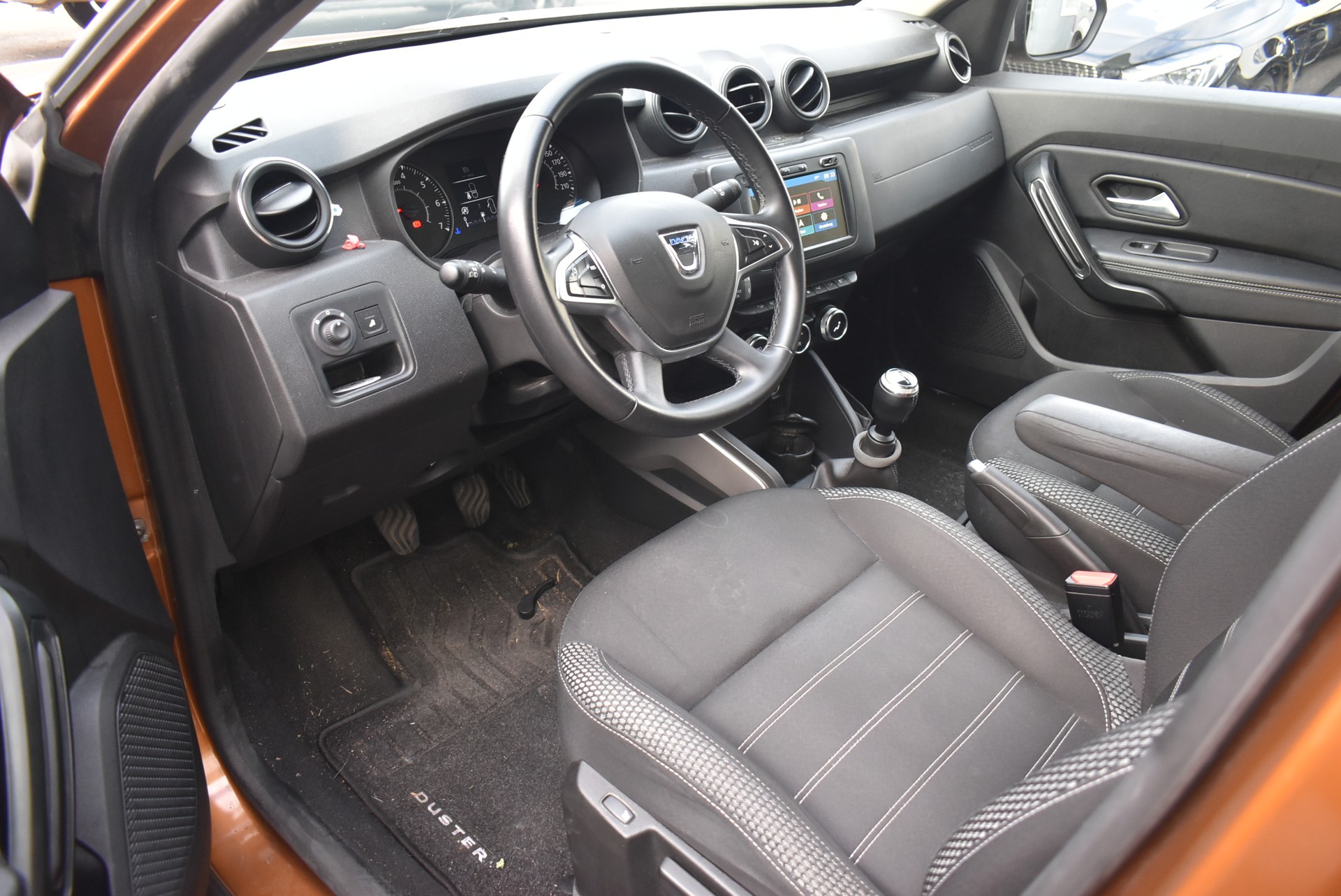 DACIA Duster SCe 115 Prestige 4x4-image-12