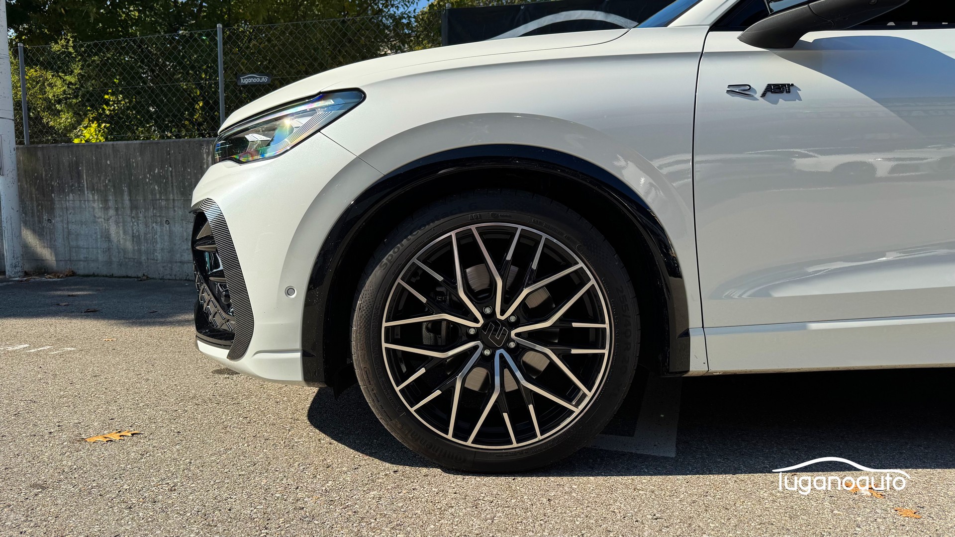 VW Tiguan 2.0 TSI United DSG 4Motion-image-3