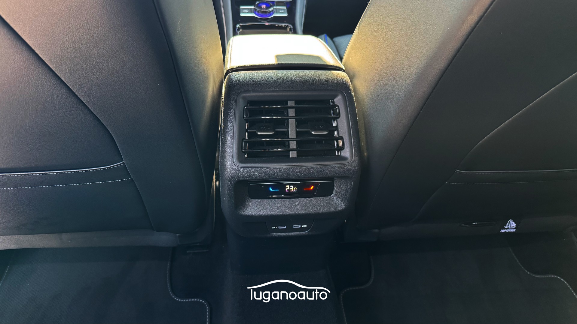 VW Tiguan 2.0 TSI United DSG 4Motion-image-12