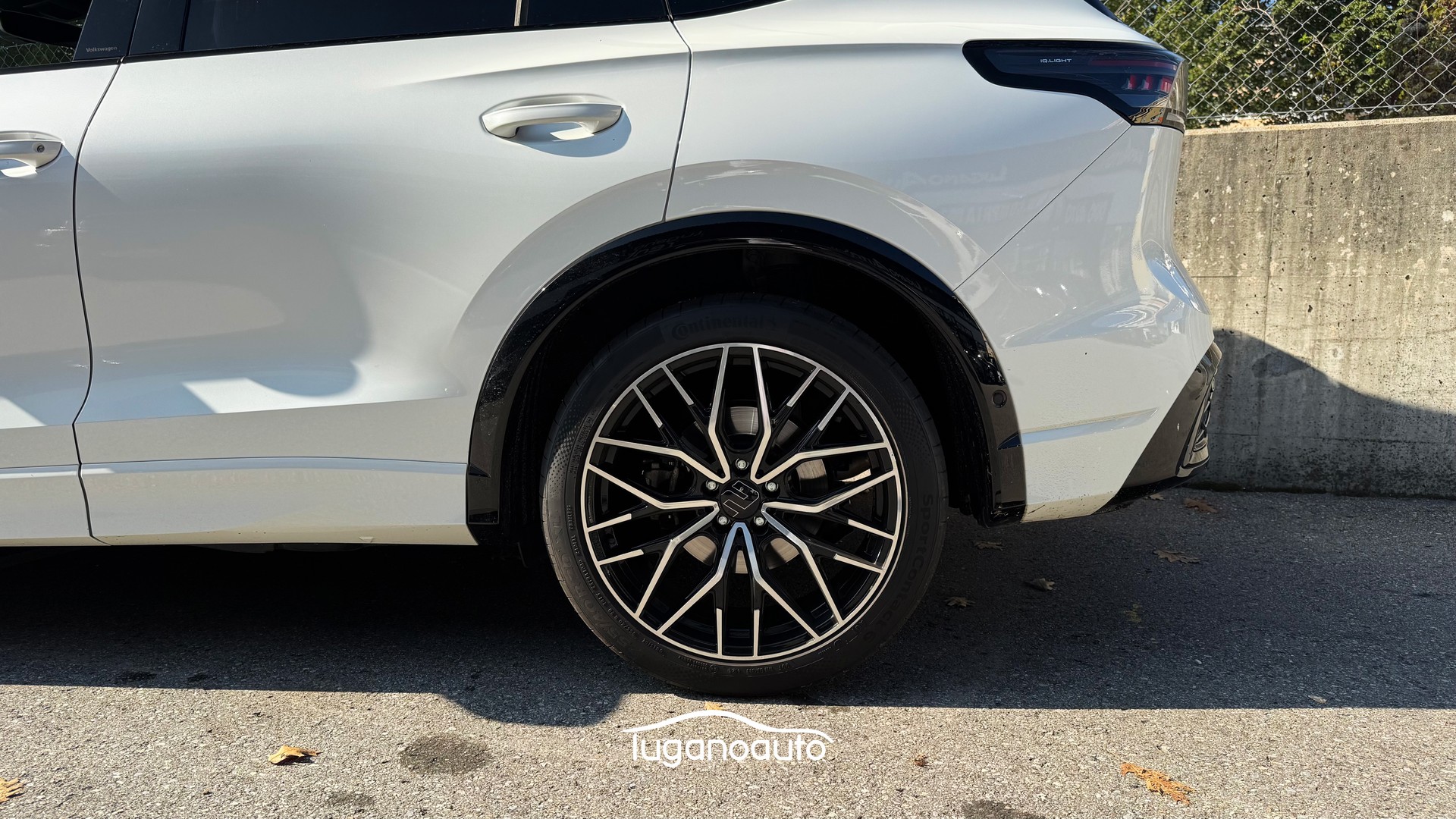 VW Tiguan 2.0 TSI United DSG 4Motion-image-4