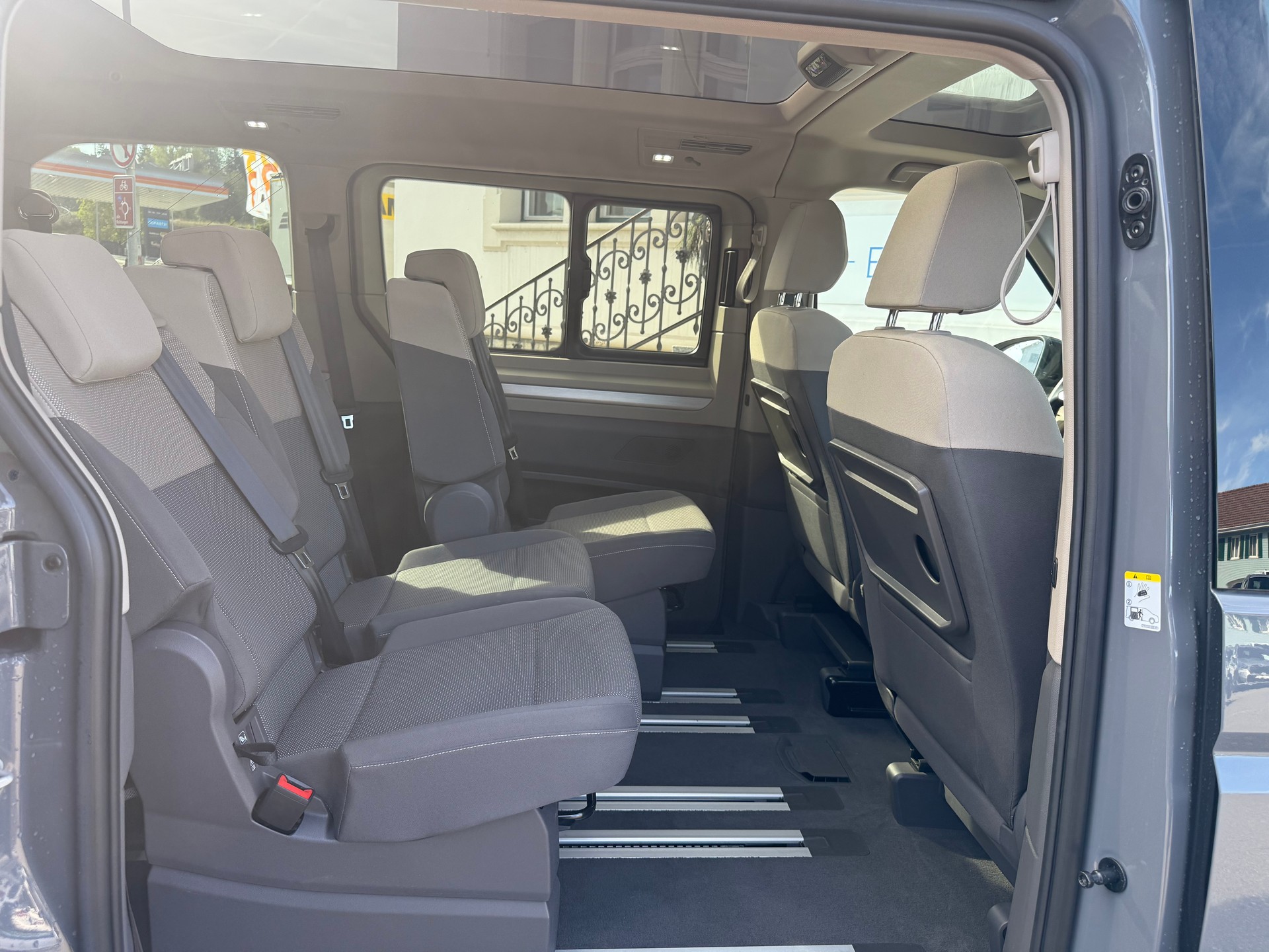 VW Multivan kurz 2.0 TDI Life Edition DSG-image-15