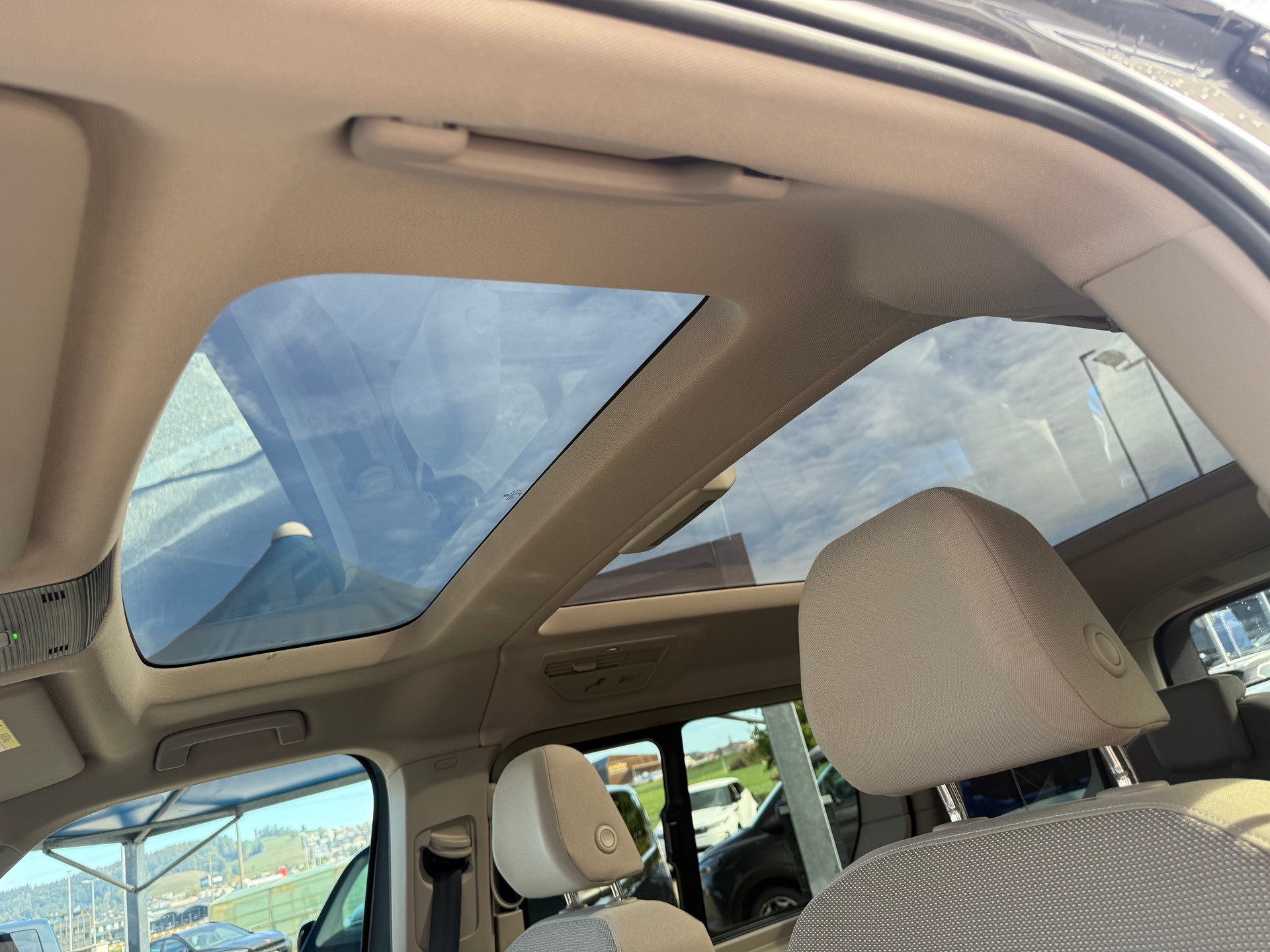 VW Multivan kurz 2.0 TDI Life Edition DSG-image-10