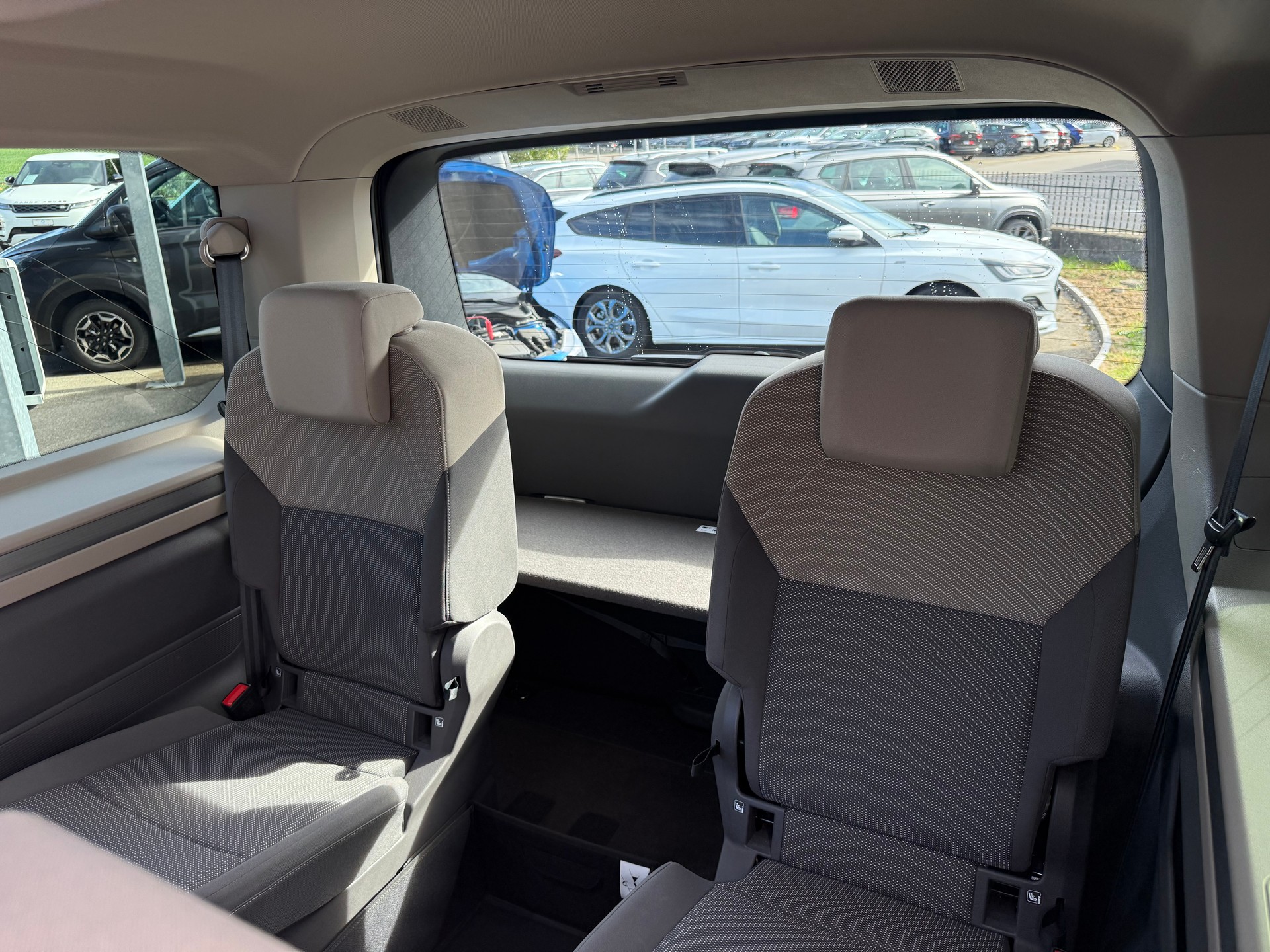 VW Multivan kurz 2.0 TDI Life Edition DSG-image-14