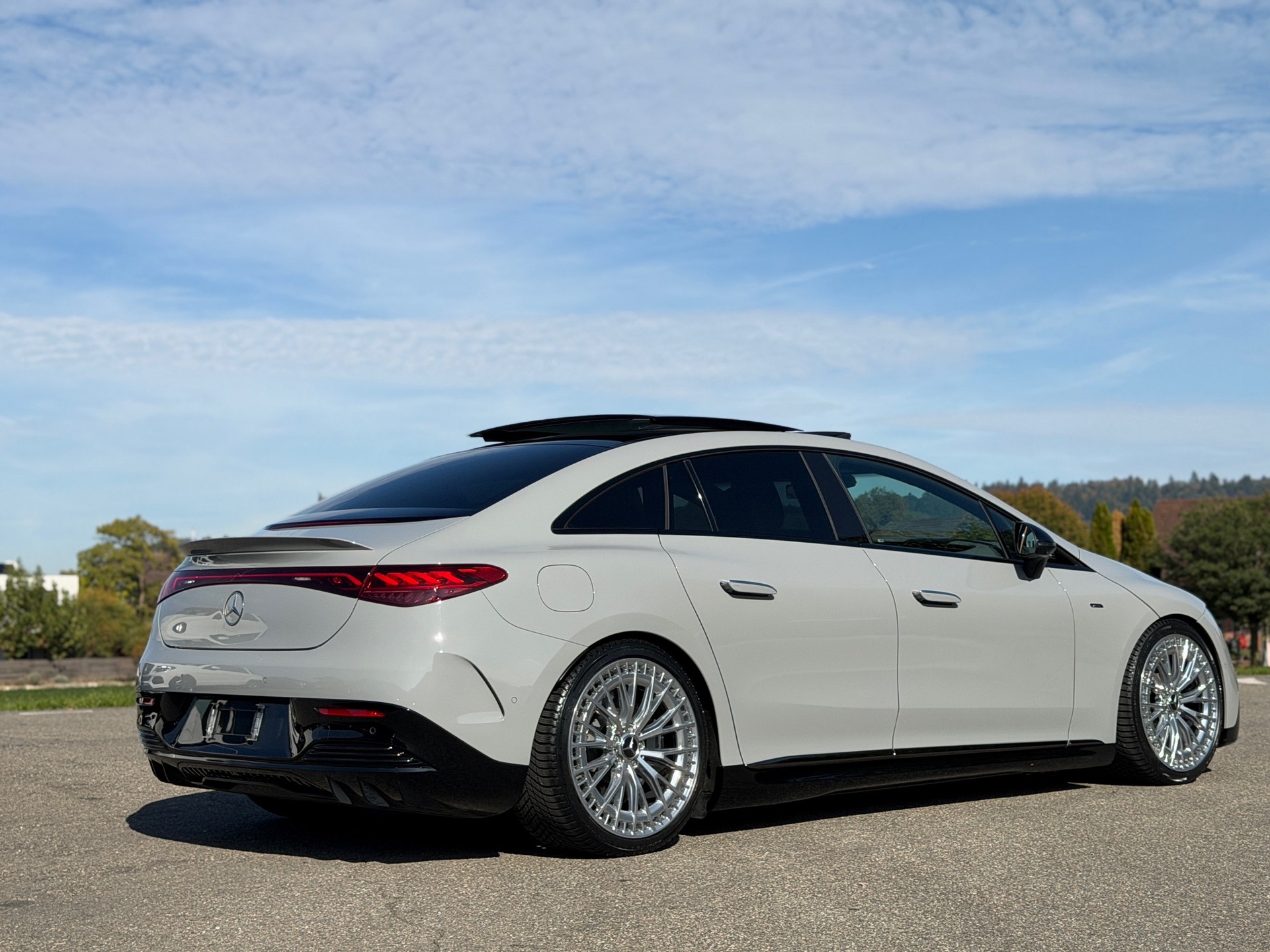MERCEDES-BENZ EQE 43 AMG 4 Matic-image-3
