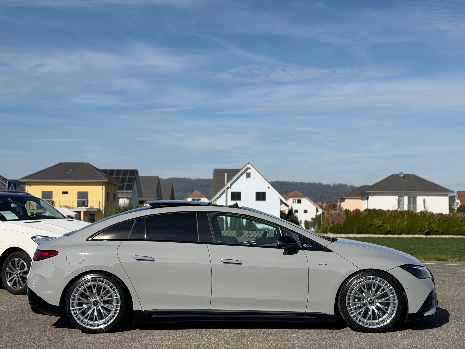 MERCEDES-BENZ EQE 43 AMG 4 Matic-image-11