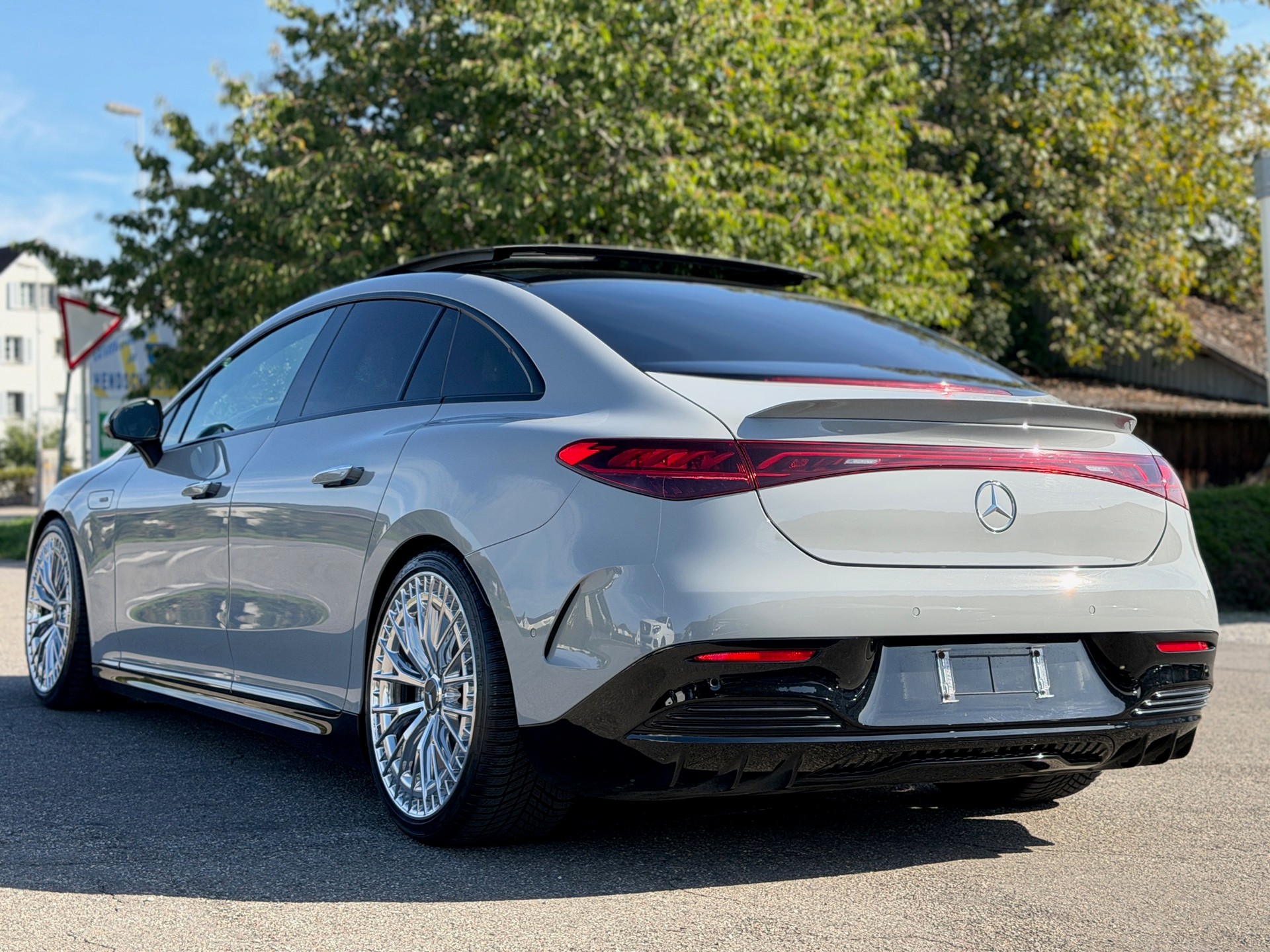 MERCEDES-BENZ EQE 43 AMG 4 Matic-image-5