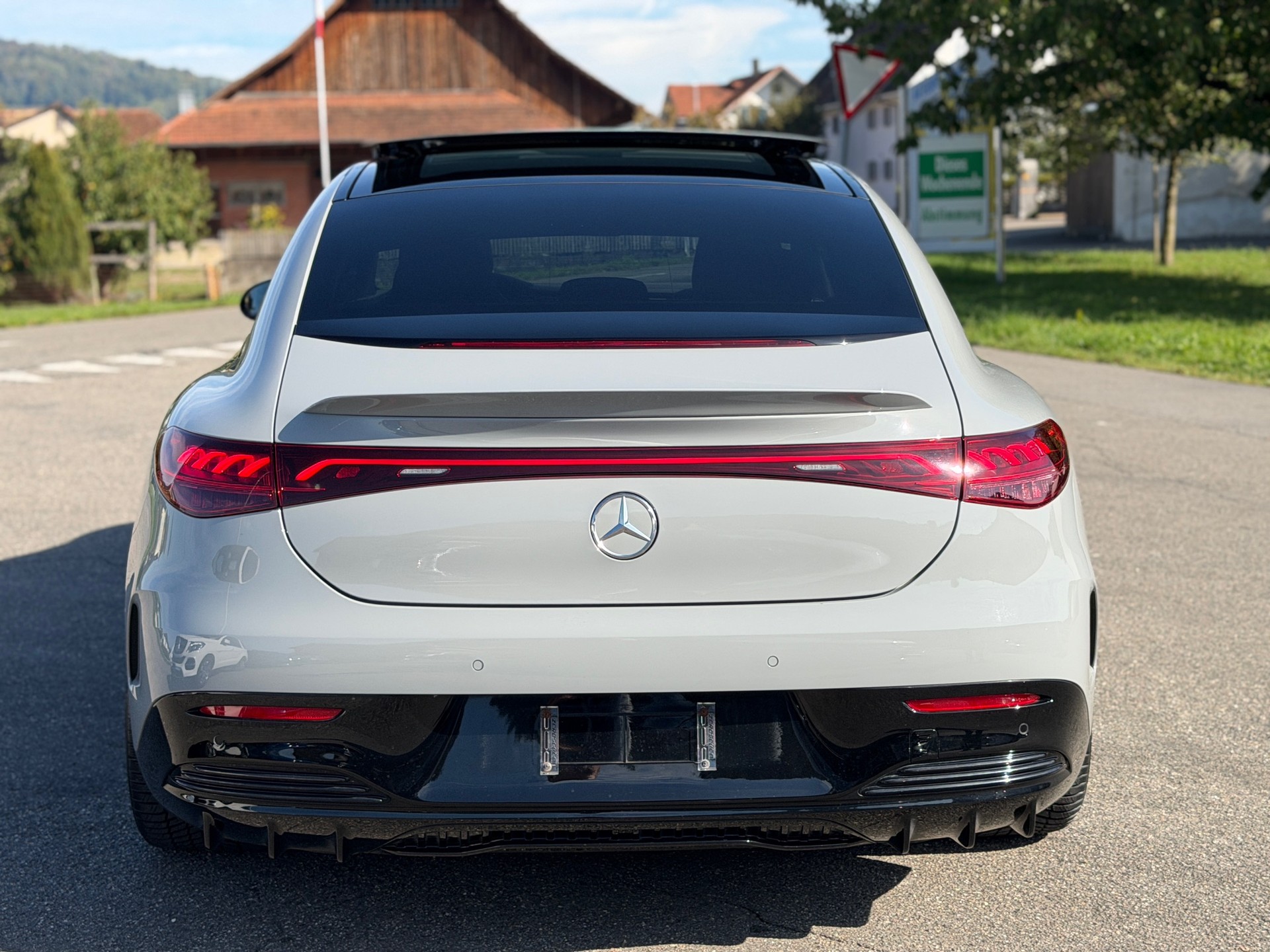 MERCEDES-BENZ EQE 43 AMG 4 Matic-image-4