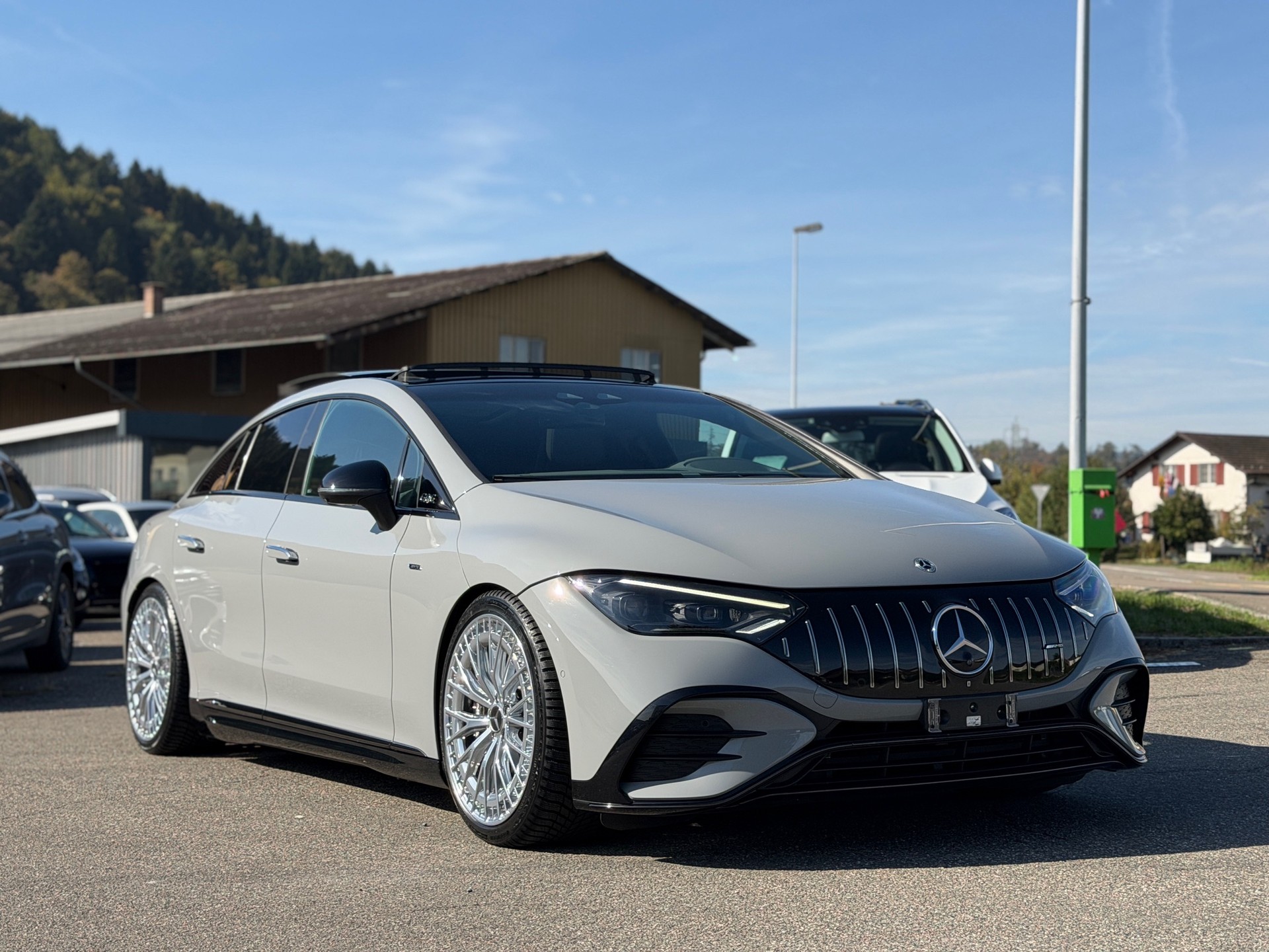 MERCEDES-BENZ EQE 43 AMG 4 Matic-image-2