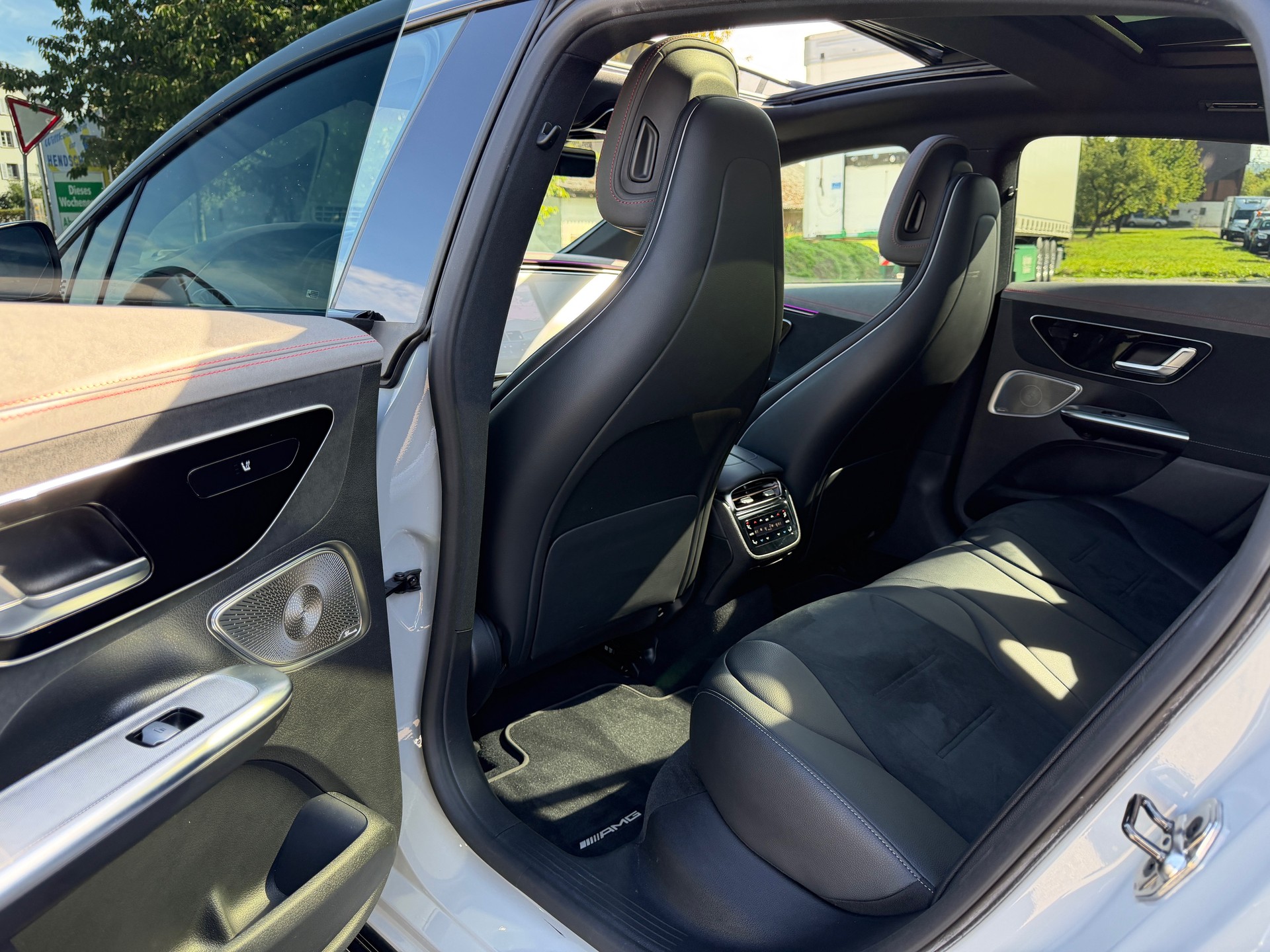 MERCEDES-BENZ EQE 43 AMG 4 Matic-image-9