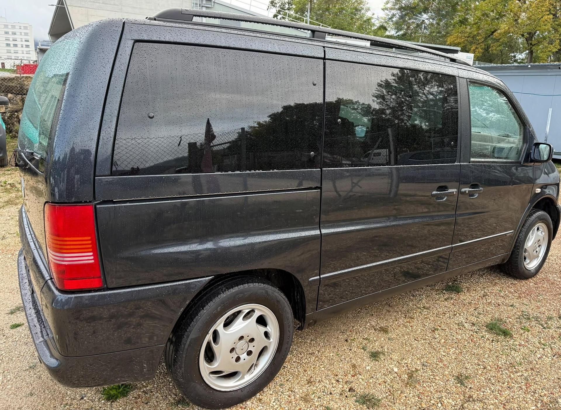 MERCEDES-BENZ V 220-image-3