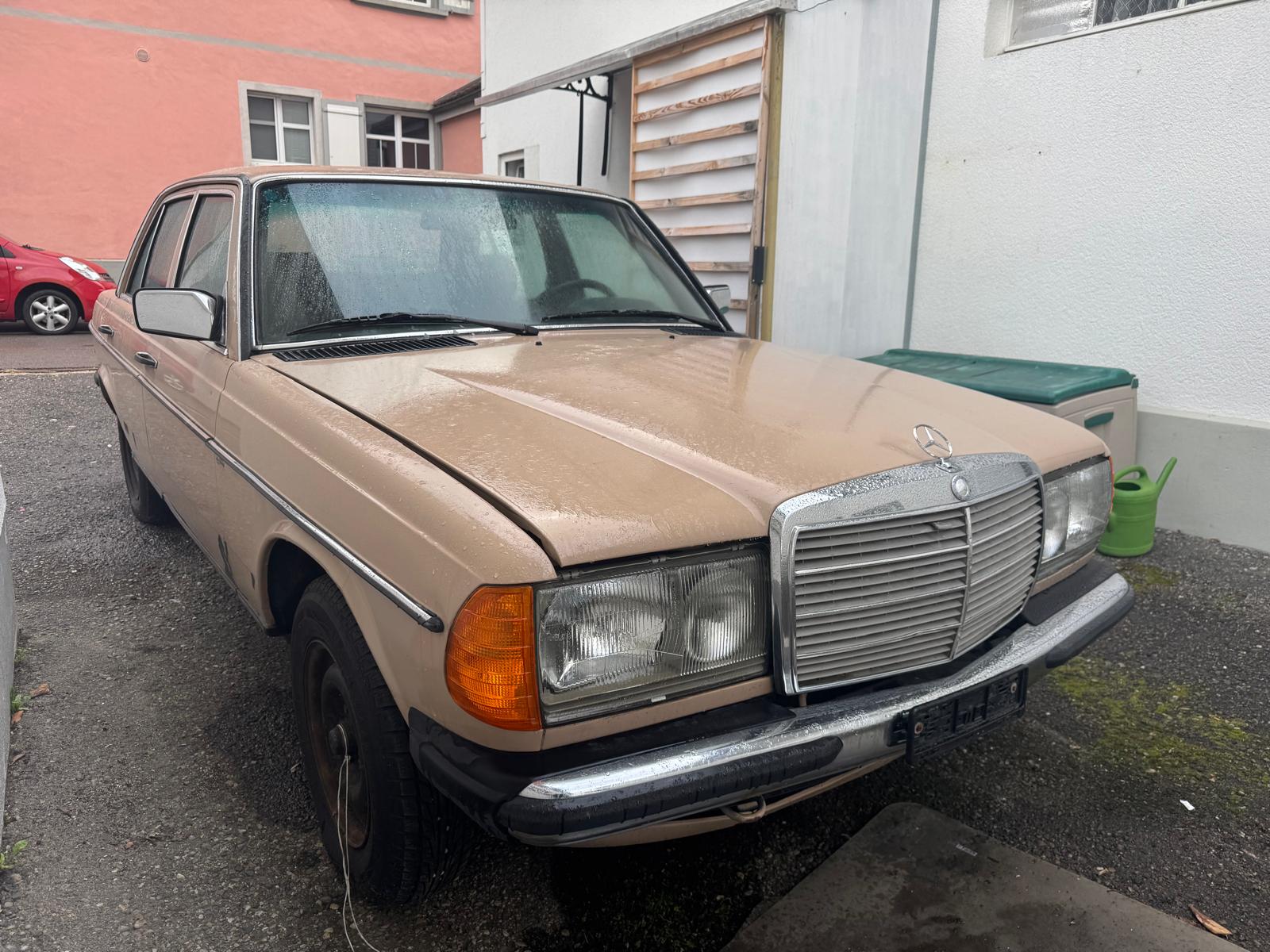 MERCEDES-BENZ 230 E-image-2