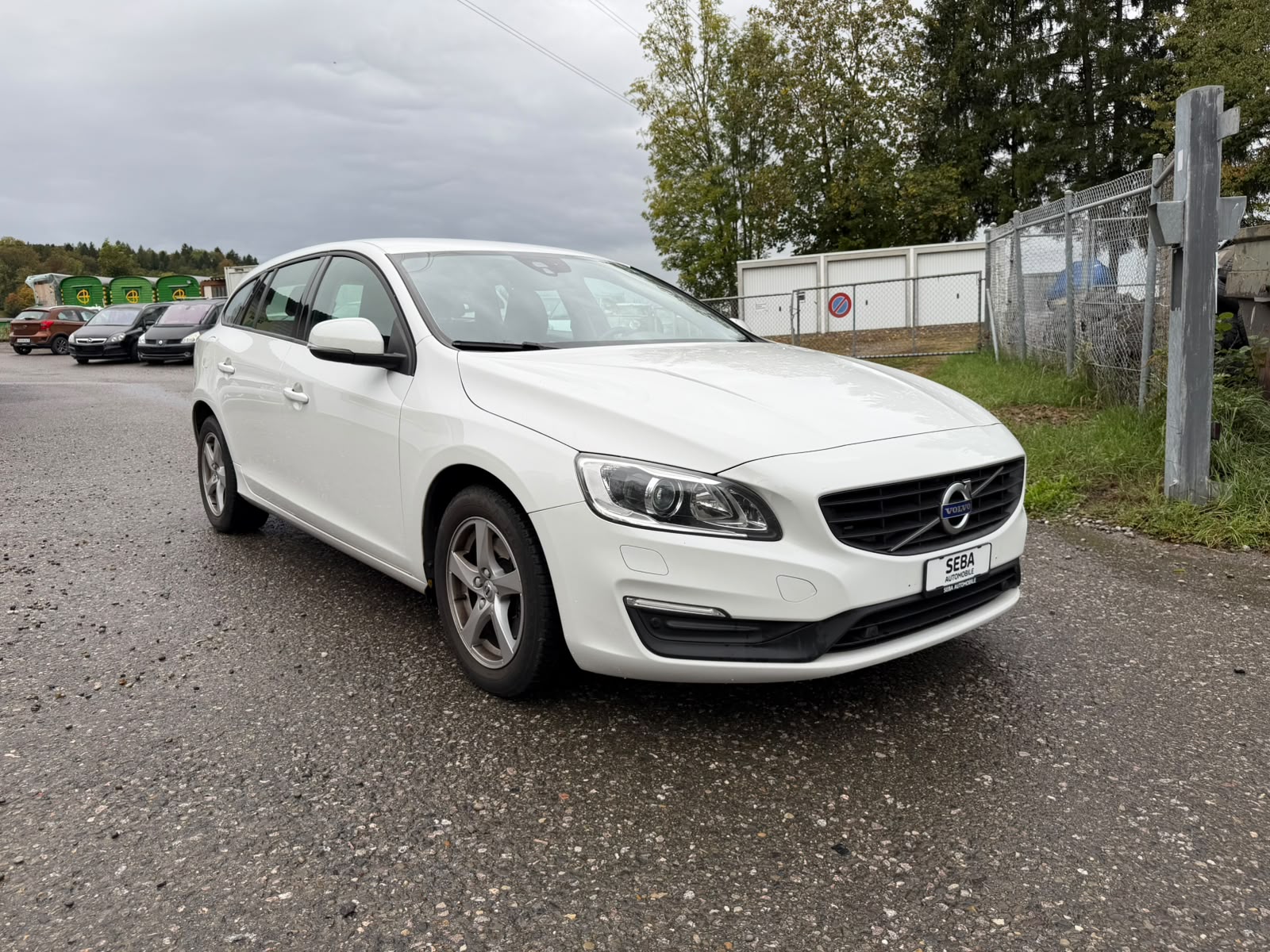 VOLVO V60 D3 Momentum Geartronic-image-7