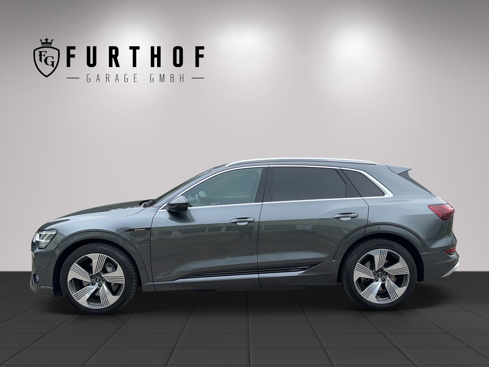 AUDI e-tron 55 S Line quattro-image-2