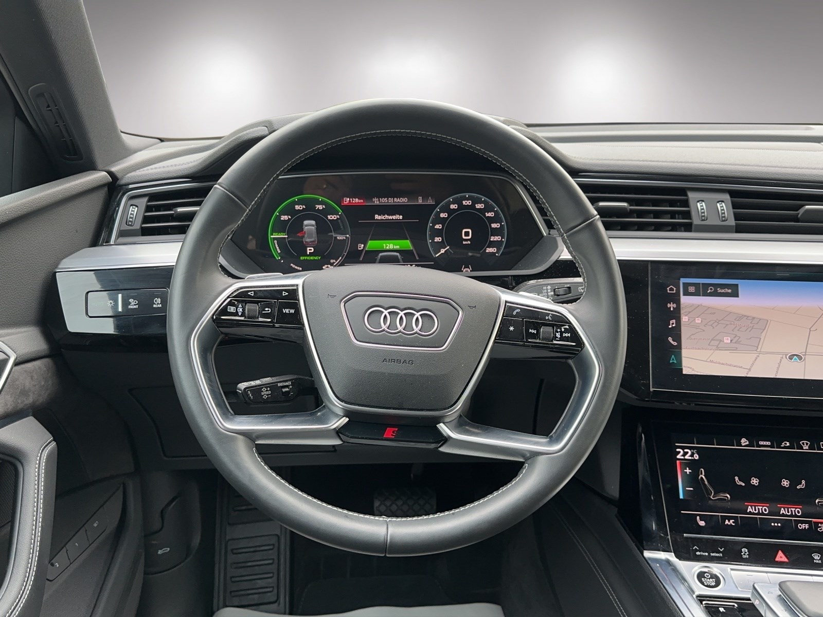 AUDI e-tron 55 S Line quattro-image-9