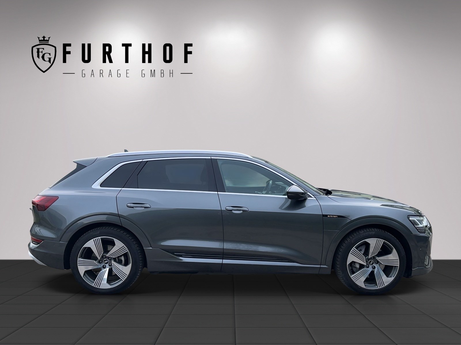 AUDI e-tron 55 S Line quattro-image-3