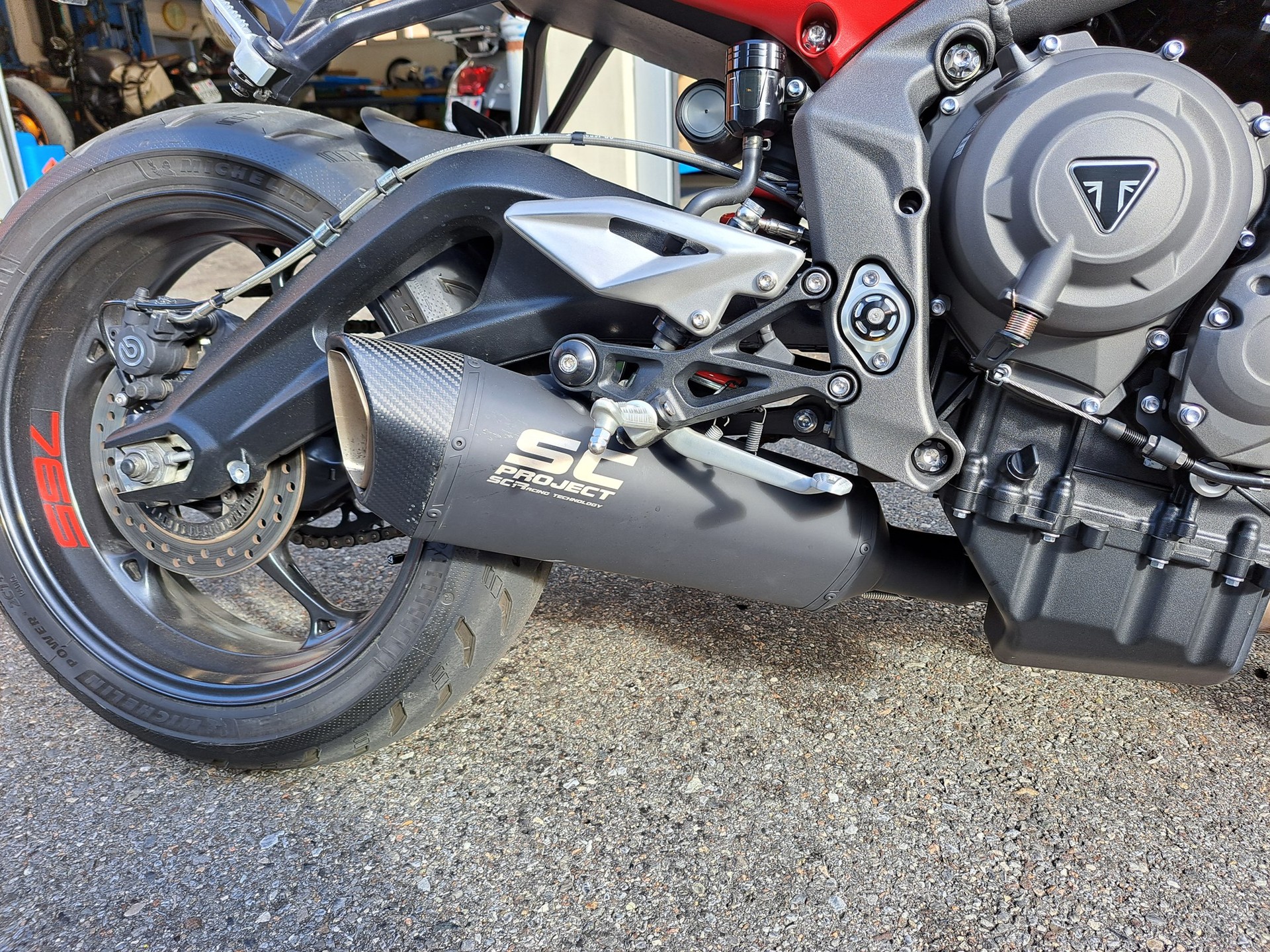 TRIUMPH Street Triple R 765-showroom-element-3