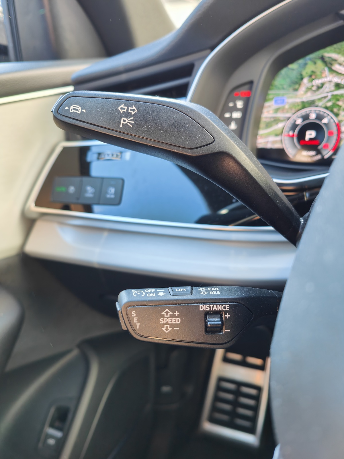 AUDI Q8 45 TDI Black Edition quattro tiptronic-image-10