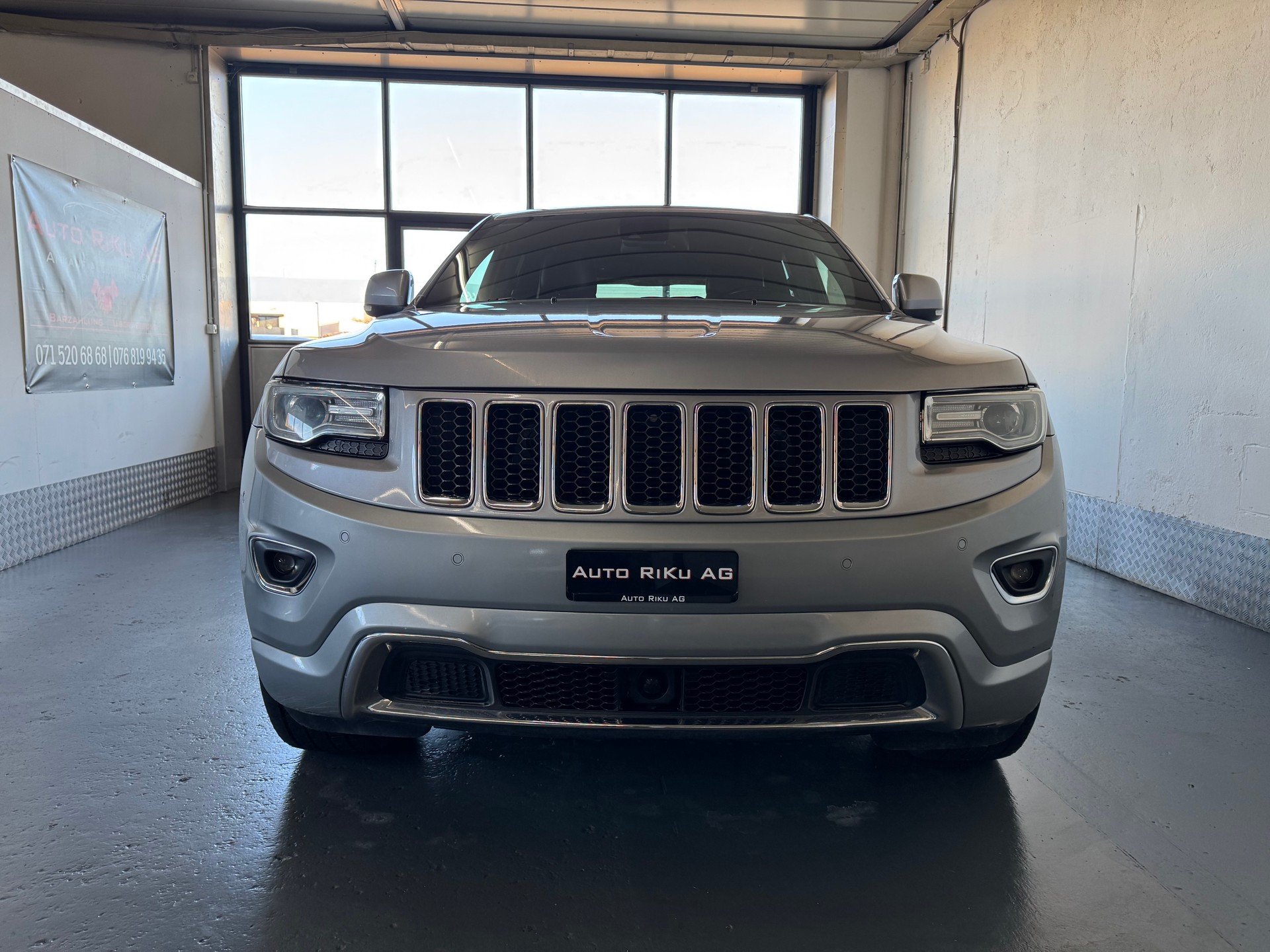 JEEP Grand Cherokee 3.0 CRD Overland Automatic-image-4