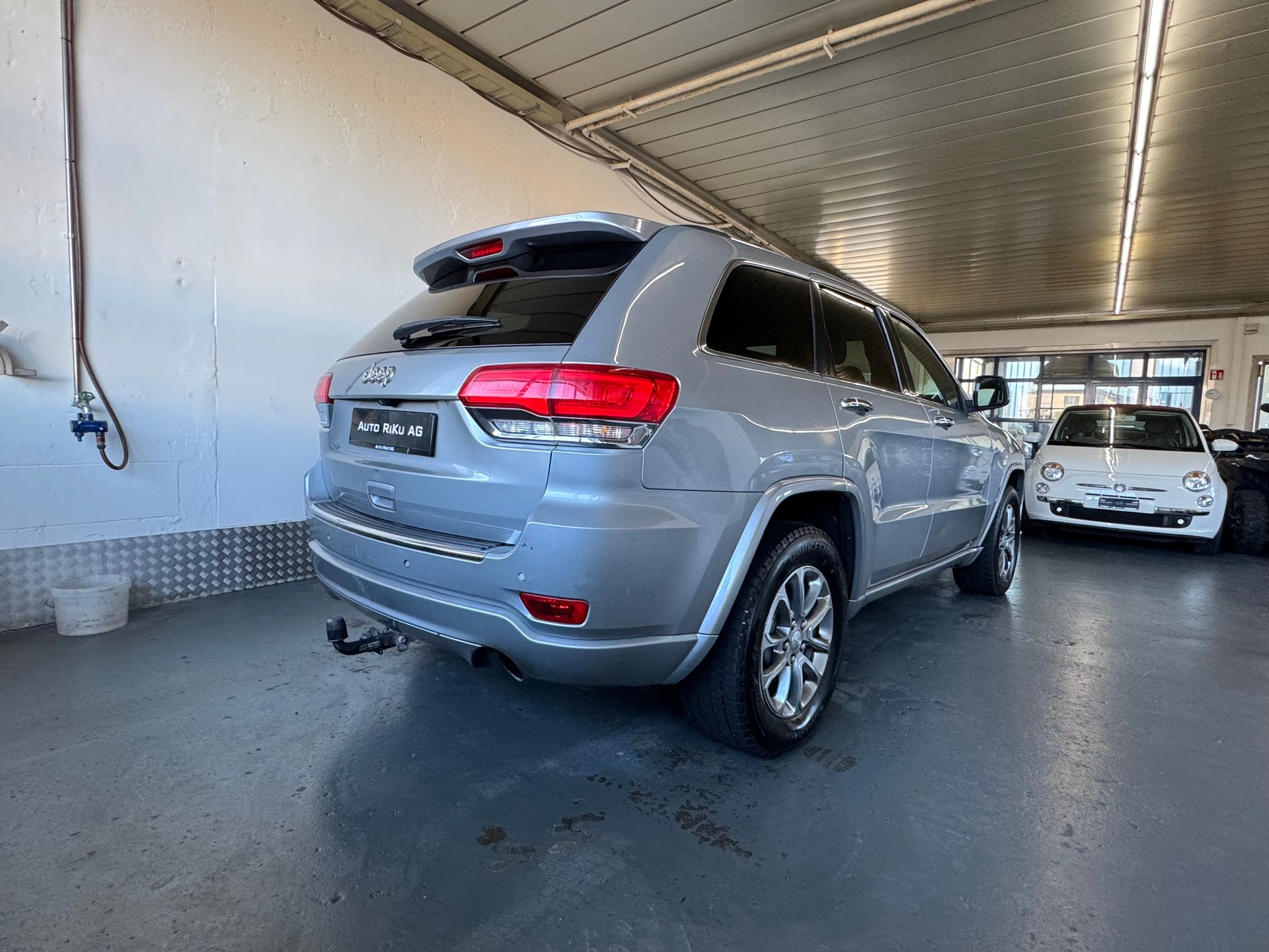 JEEP Grand Cherokee 3.0 CRD Overland Automatic-image-9