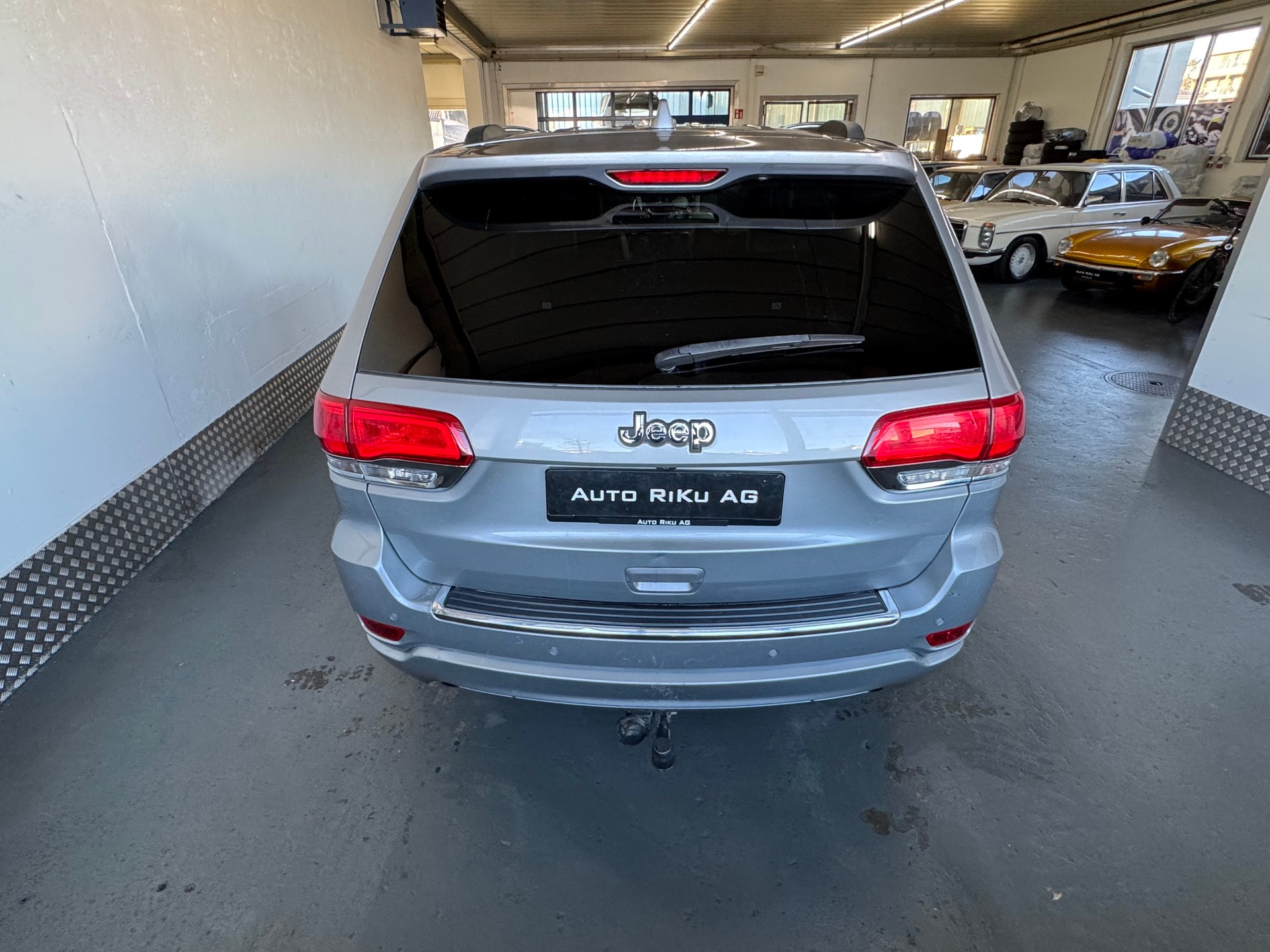 JEEP Grand Cherokee 3.0 CRD Overland Automatic-image-10