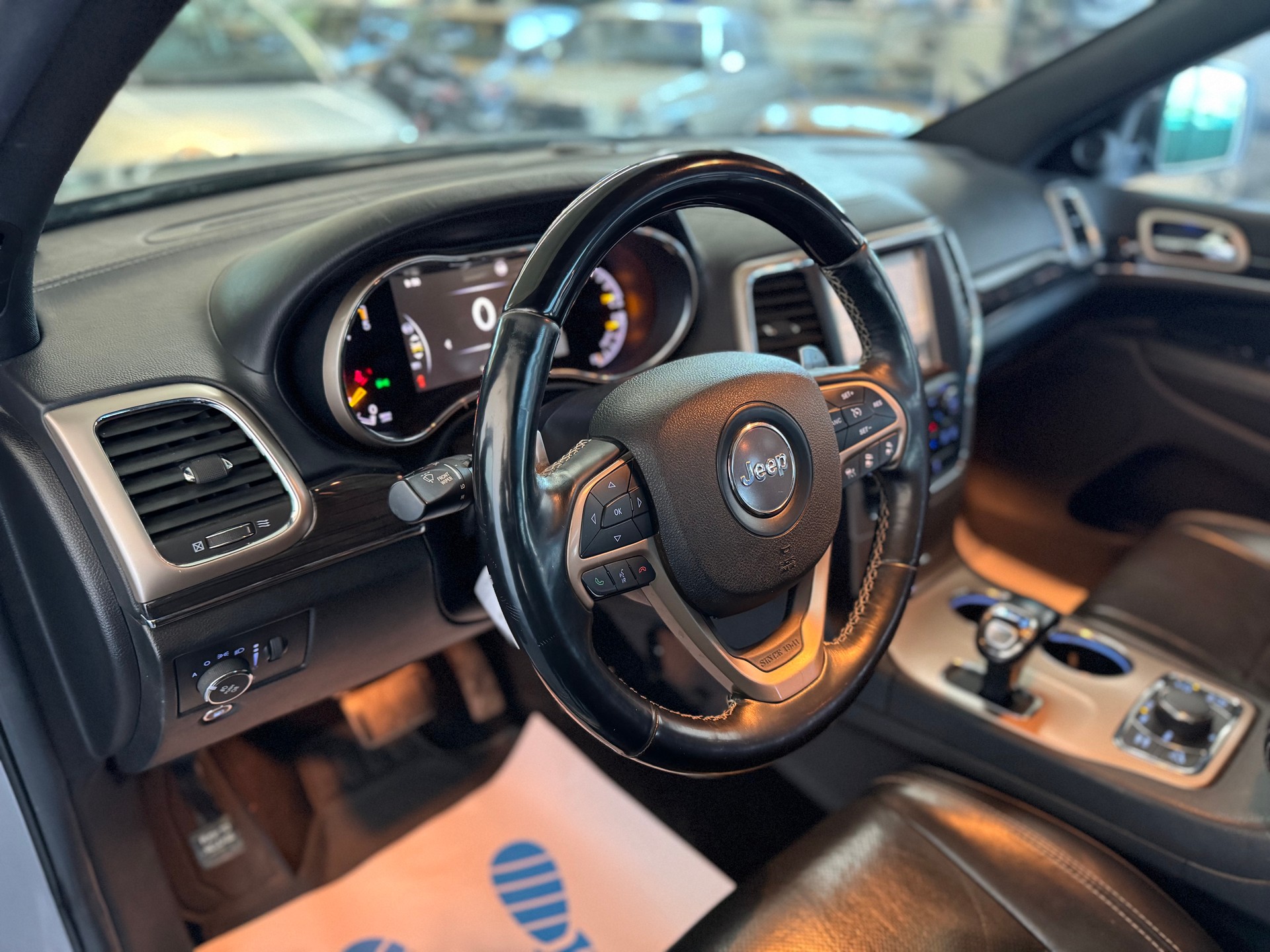 JEEP Grand Cherokee 3.0 CRD Overland Automatic-image-12