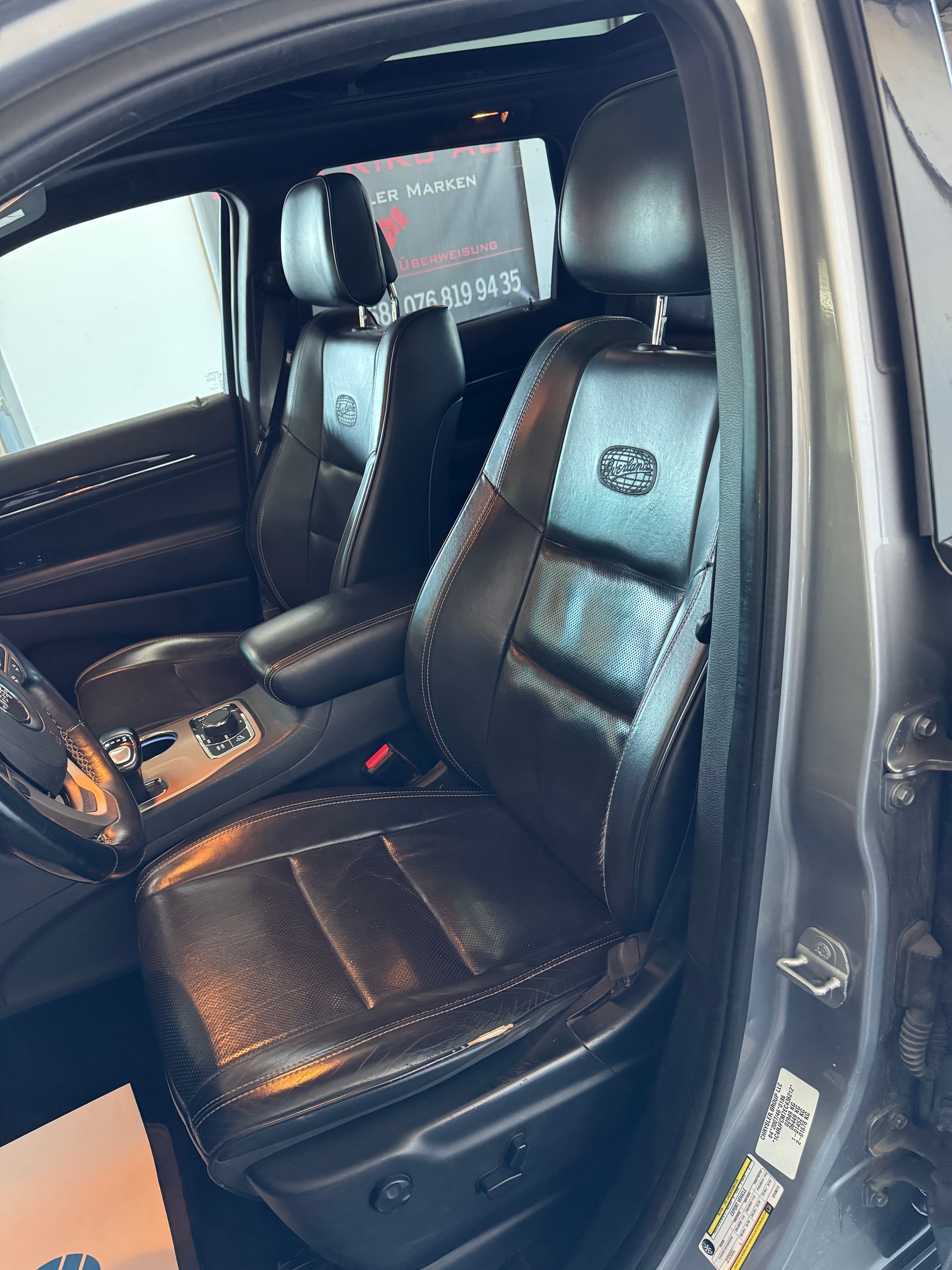 JEEP Grand Cherokee 3.0 CRD Overland Automatic-image-14