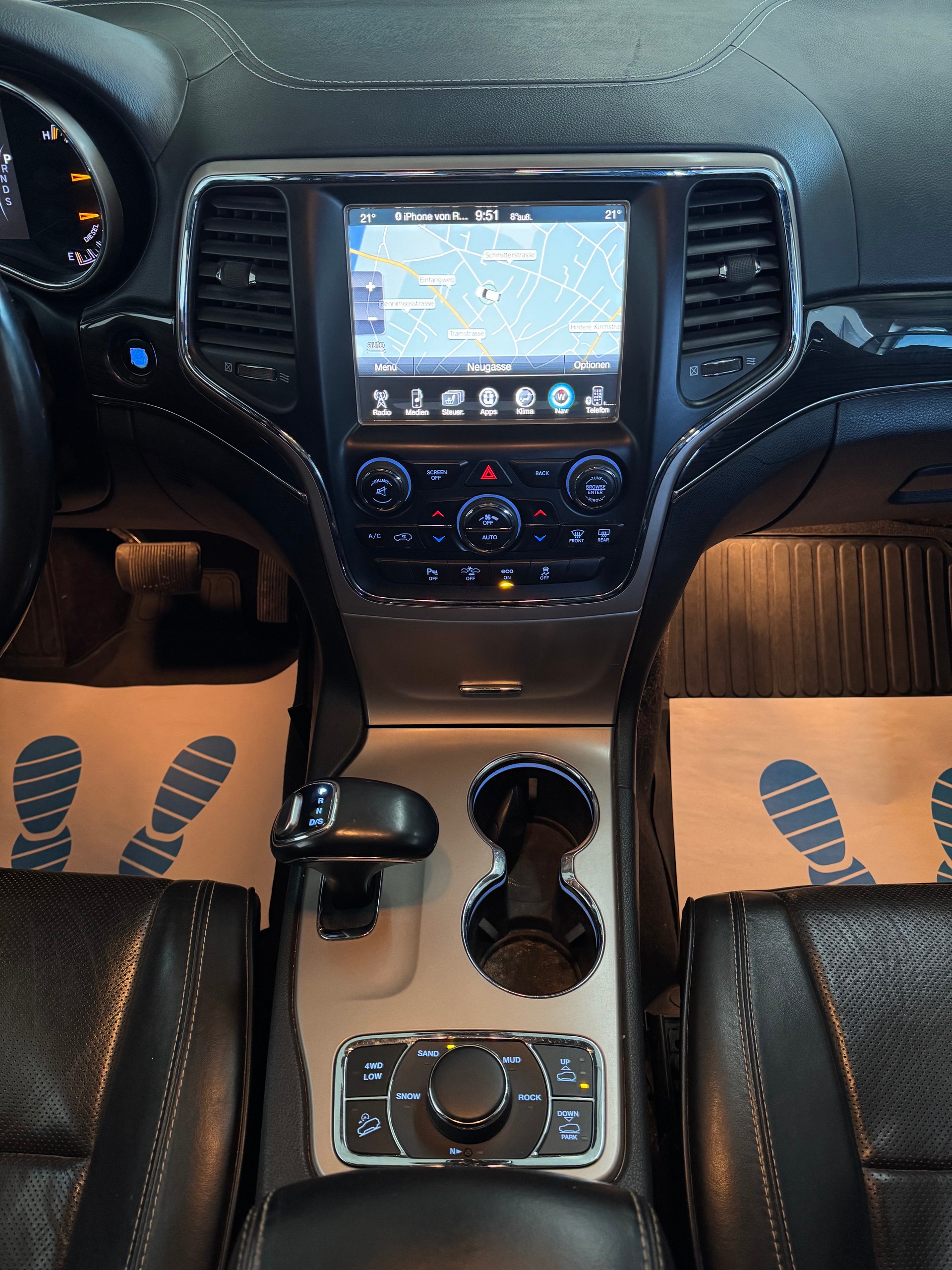 JEEP Grand Cherokee 3.0 CRD Overland Automatic-image-17