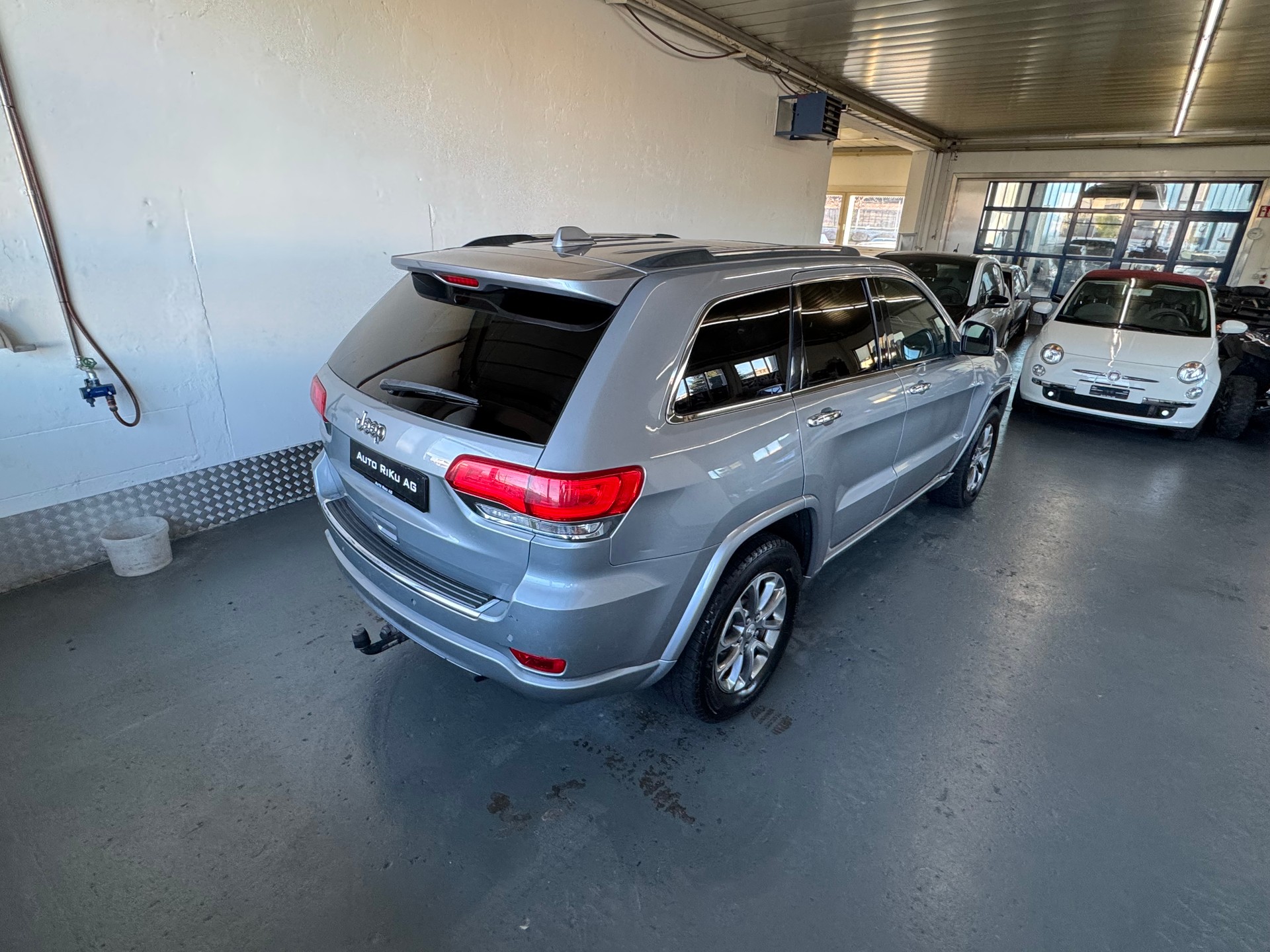 JEEP Grand Cherokee 3.0 CRD Overland Automatic-image-8