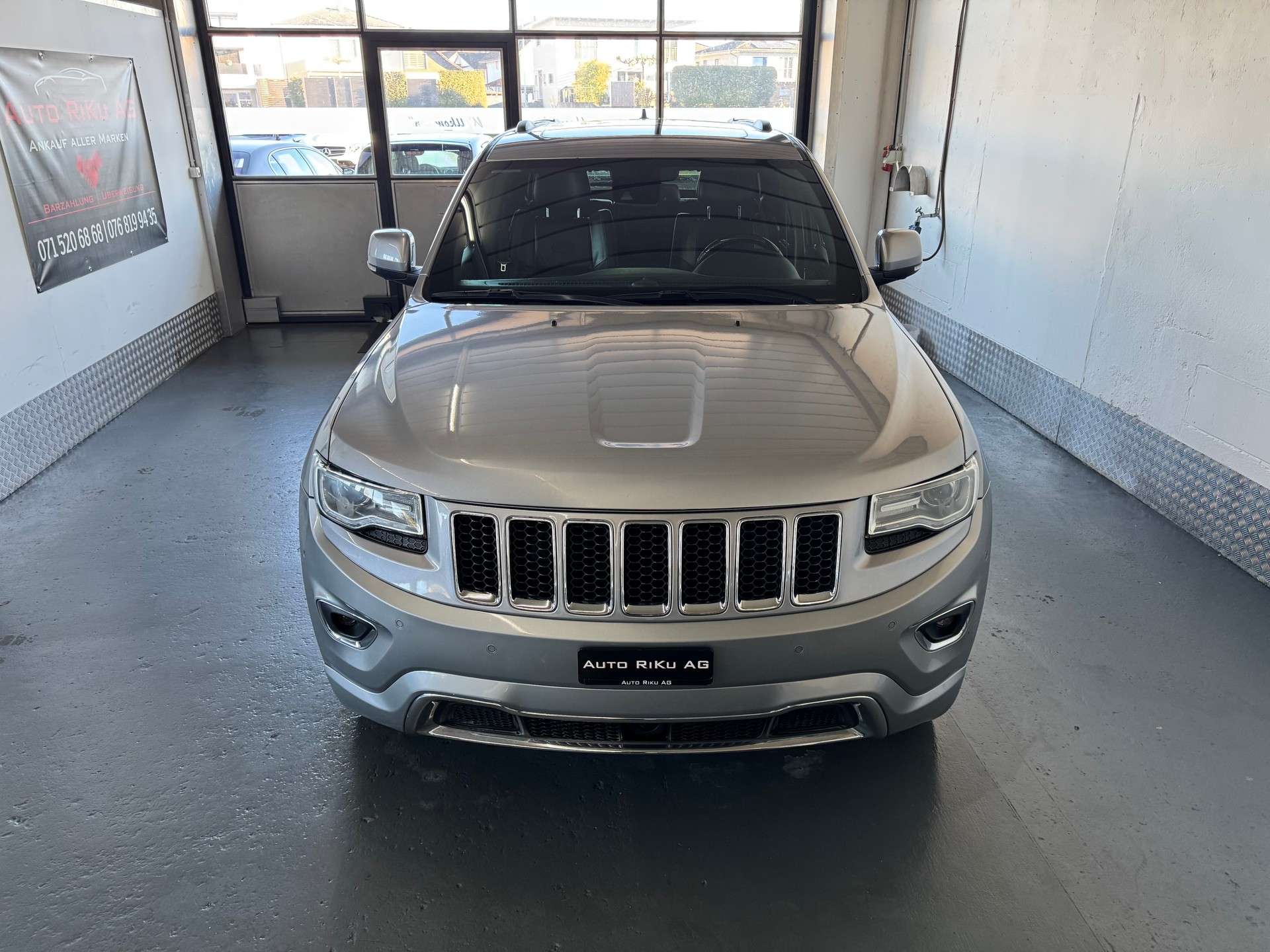 JEEP Grand Cherokee 3.0 CRD Overland Automatic-image-3