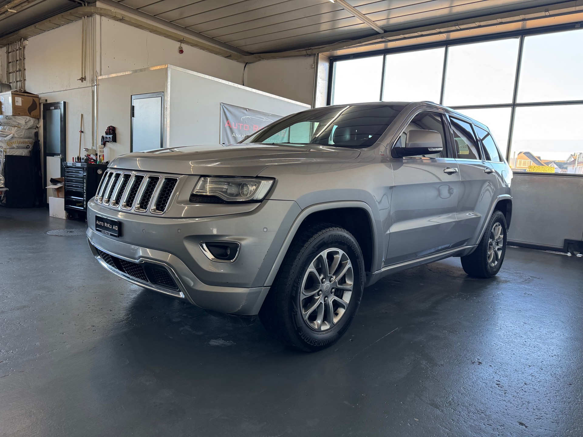 JEEP Grand Cherokee 3.0 CRD Overland Automatic-image-6