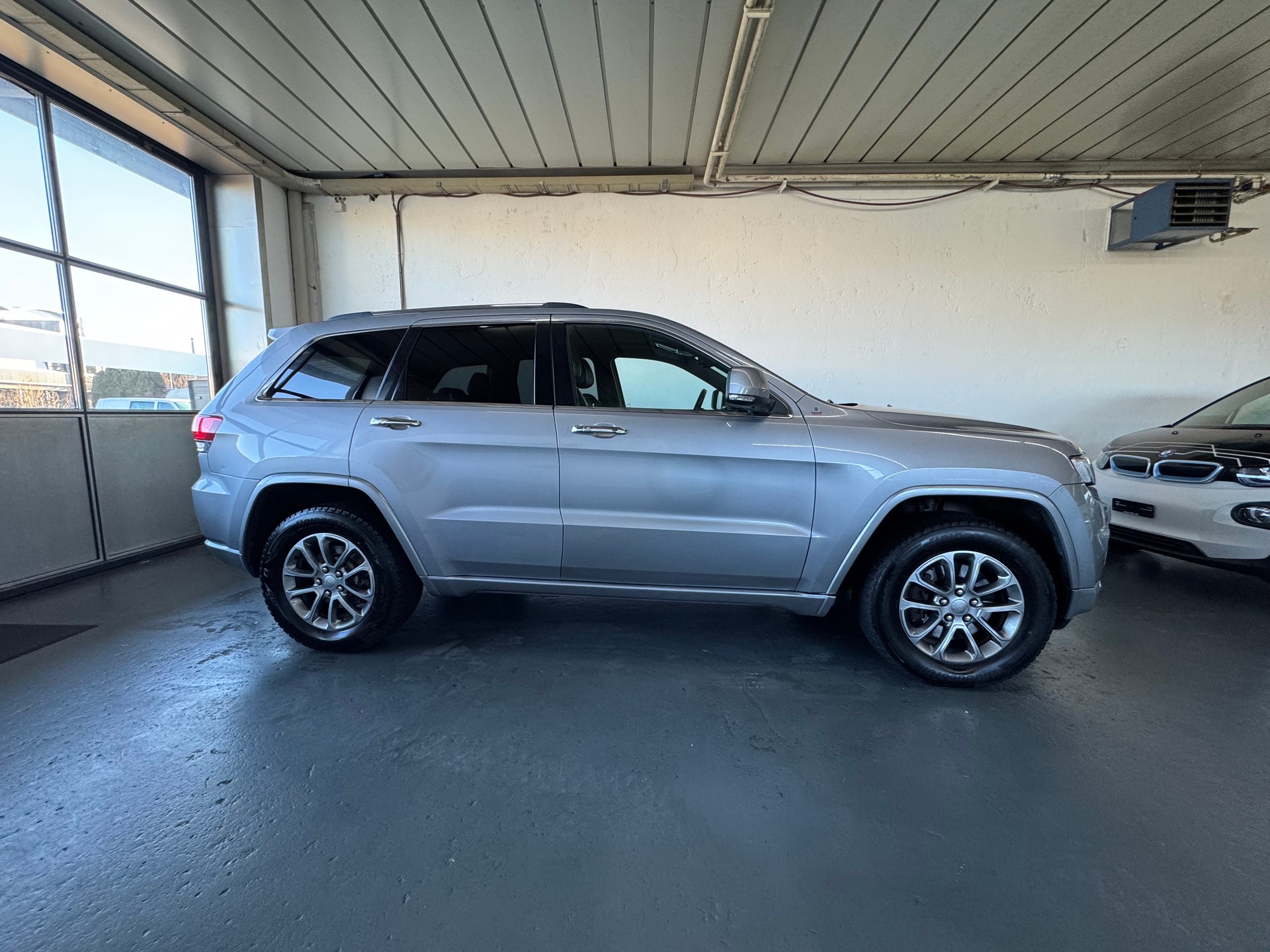 JEEP Grand Cherokee 3.0 CRD Overland Automatic-image-7