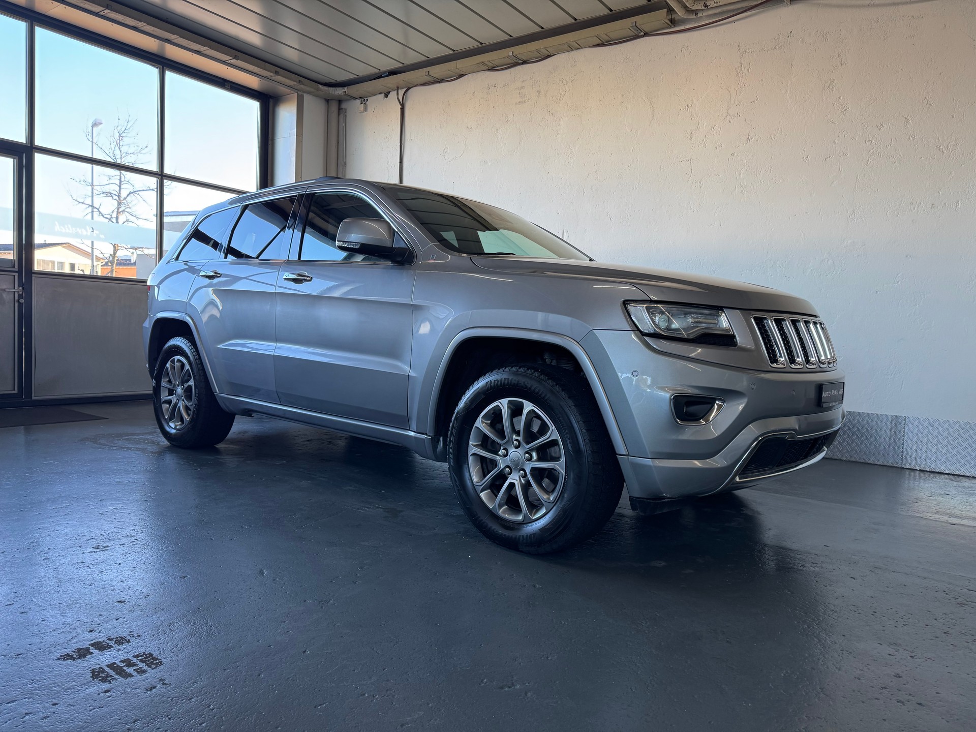 JEEP Grand Cherokee 3.0 CRD Overland Automatic-image-1