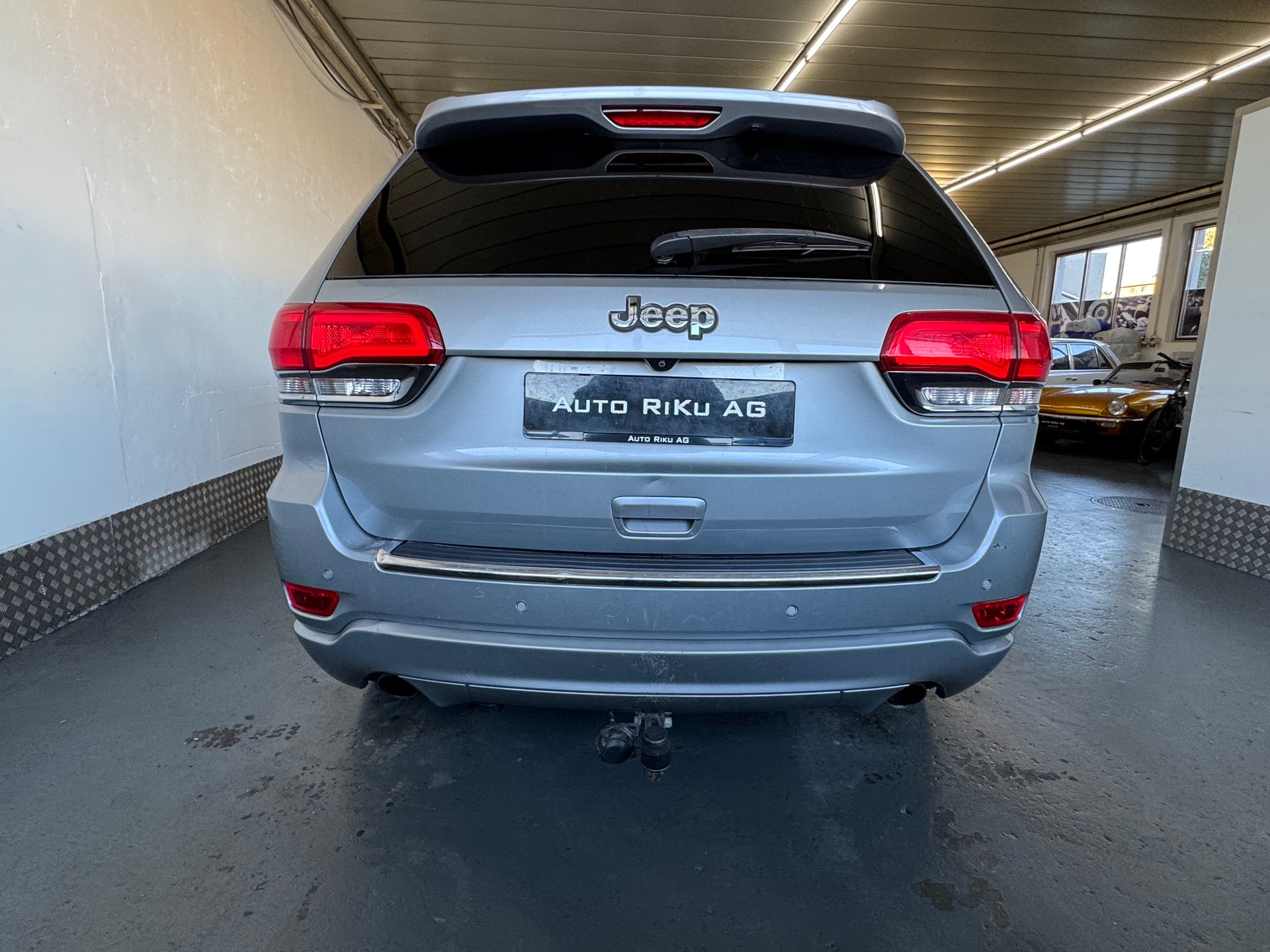 JEEP Grand Cherokee 3.0 CRD Overland Automatic-image-11