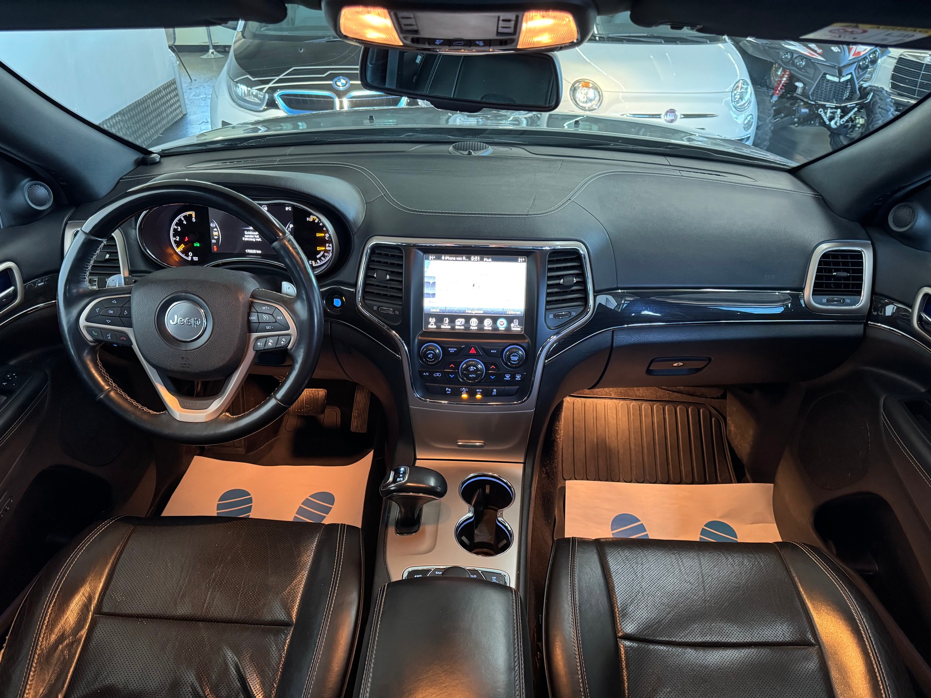 JEEP Grand Cherokee 3.0 CRD Overland Automatic-image-16