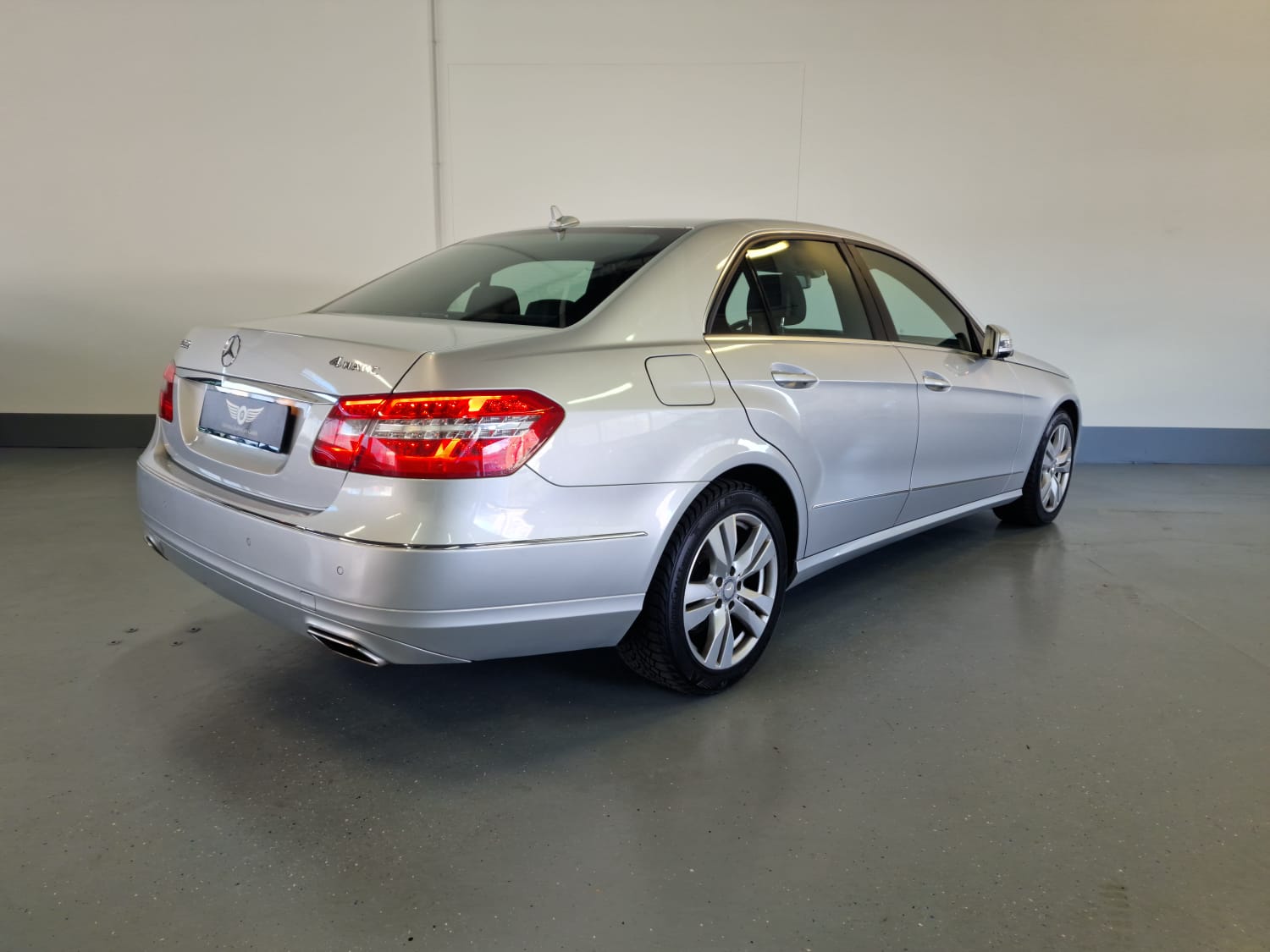 MERCEDES-BENZ E 350 Avantgarde 4Matic 7G-Tronic-image-14