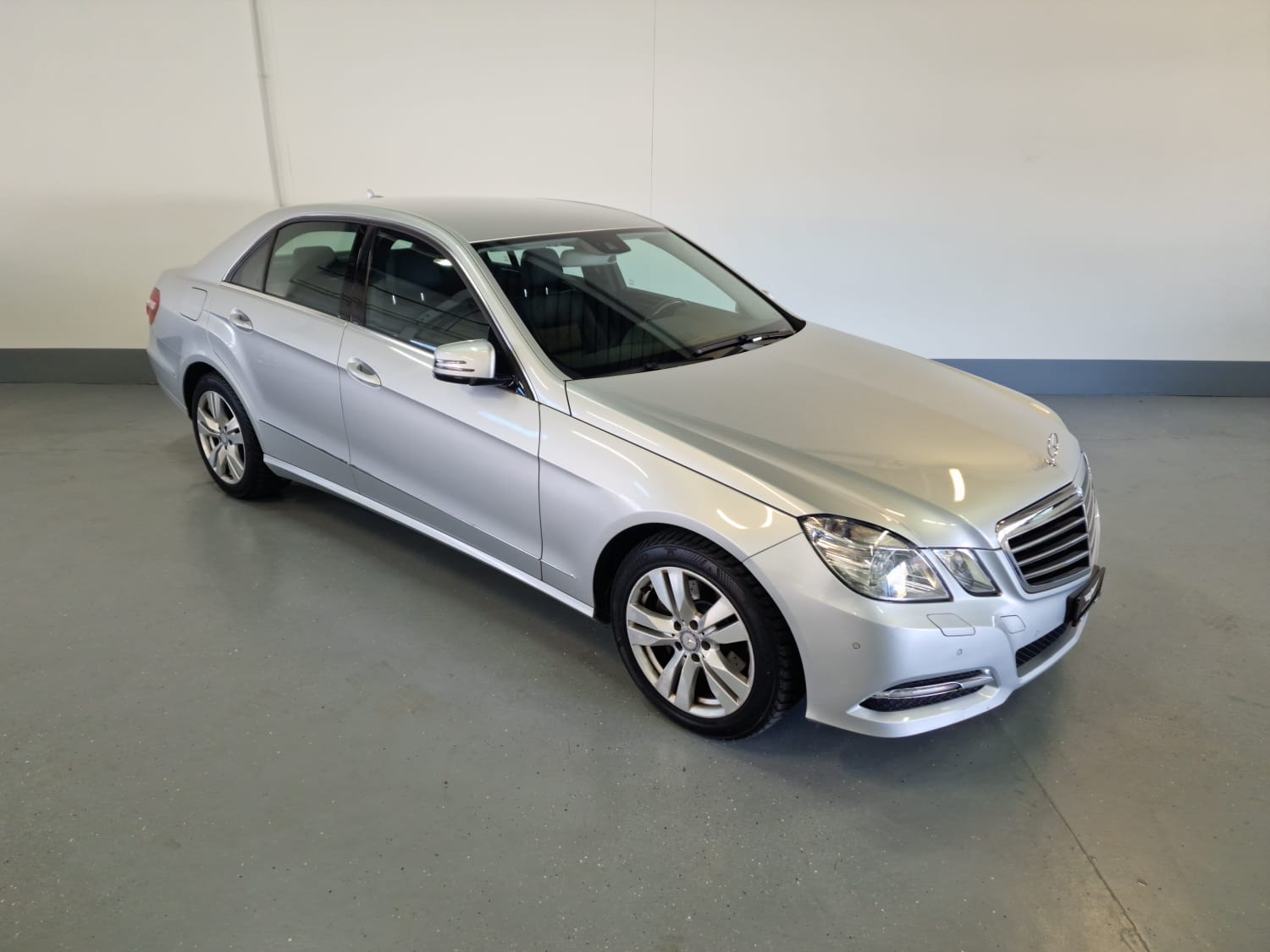 MERCEDES-BENZ E 350 Avantgarde 4Matic 7G-Tronic-image-1