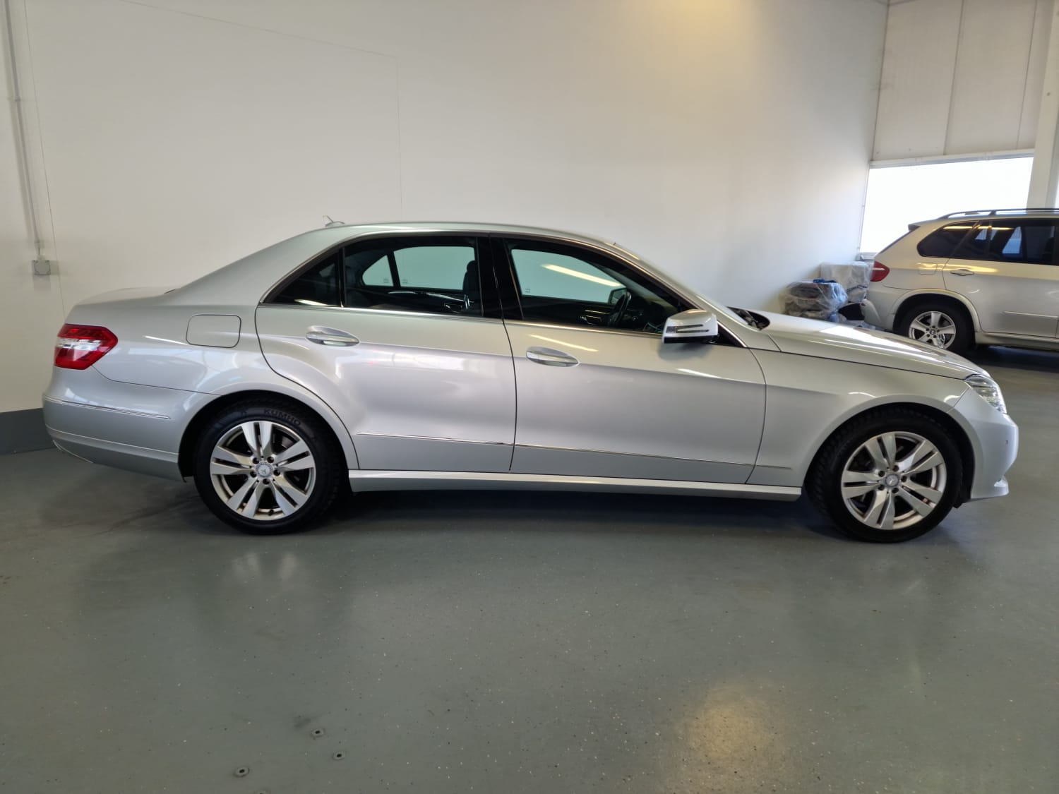MERCEDES-BENZ E 350 Avantgarde 4Matic 7G-Tronic-image-6