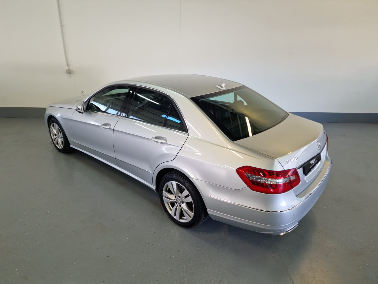 MERCEDES-BENZ E 350 Avantgarde 4Matic 7G-Tronic-image-8