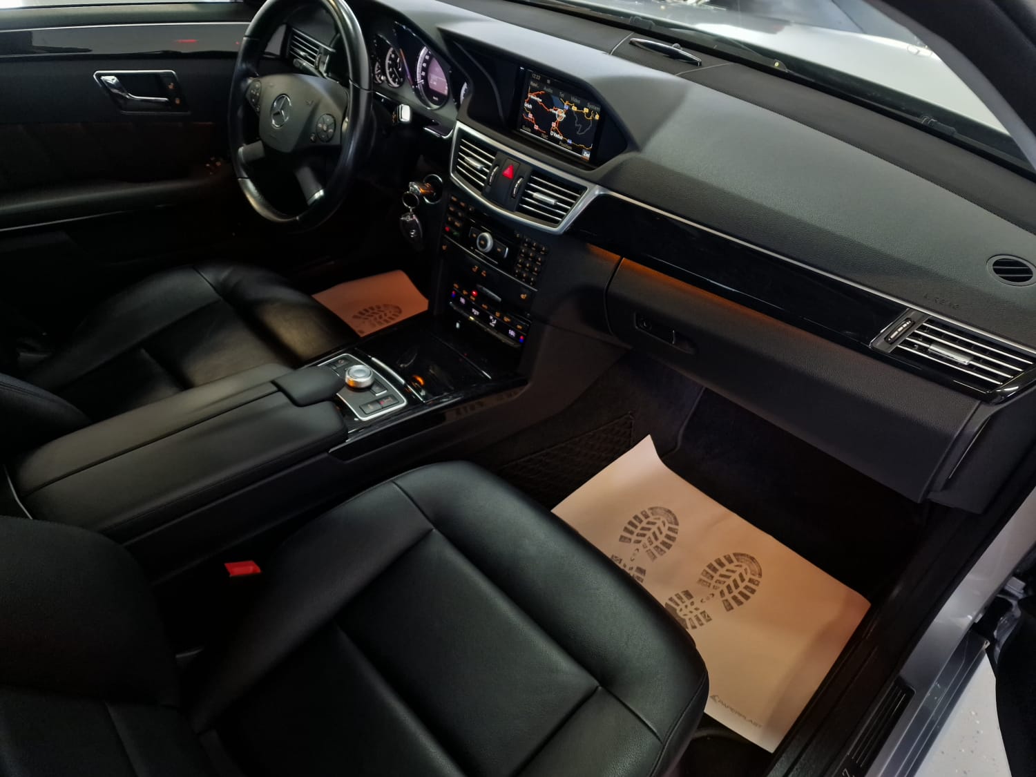 MERCEDES-BENZ E 350 Avantgarde 4Matic 7G-Tronic-image-21