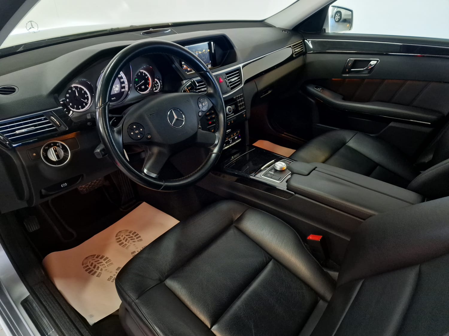 MERCEDES-BENZ E 350 Avantgarde 4Matic 7G-Tronic-image-20