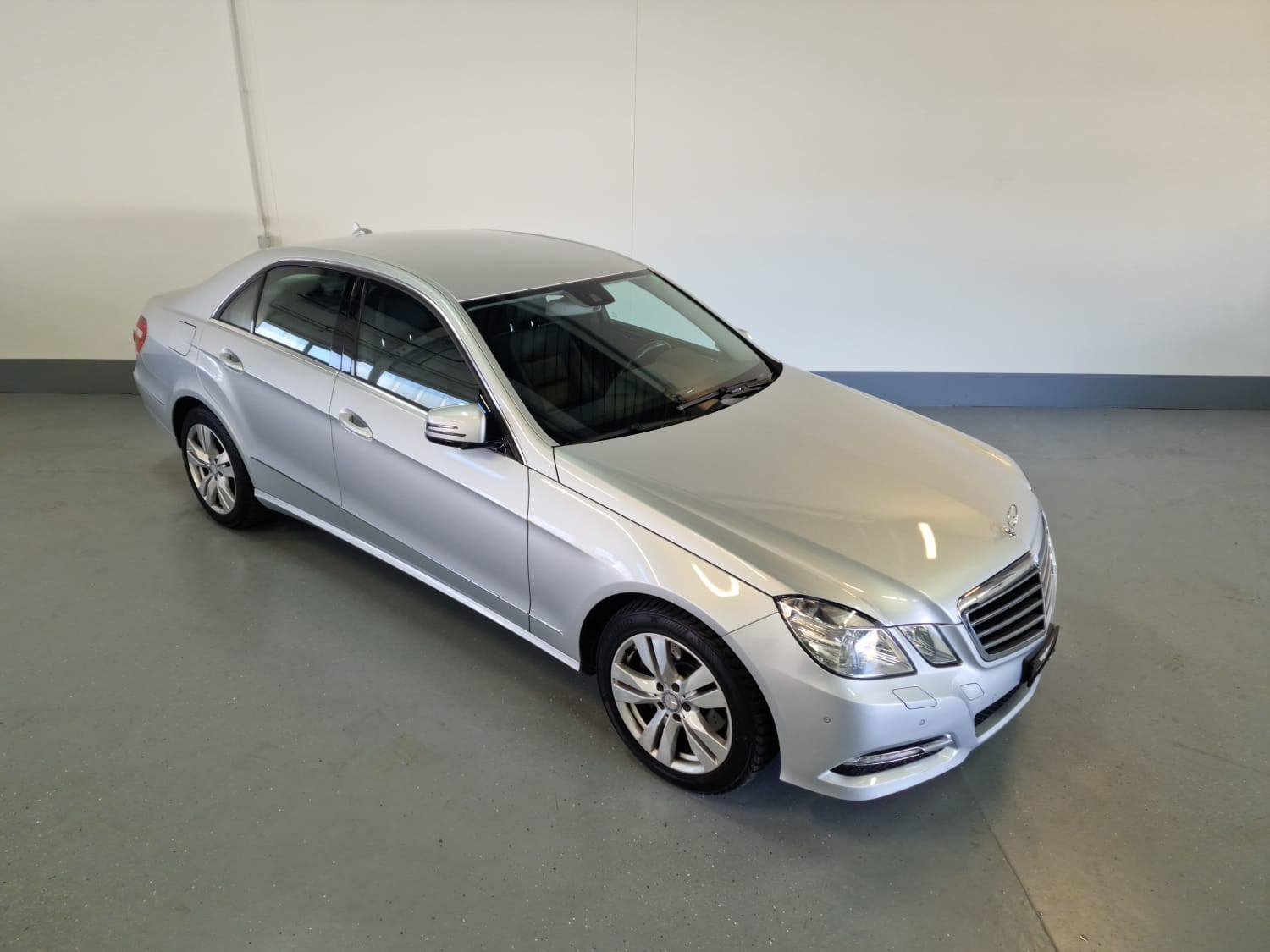 MERCEDES-BENZ E 350 Avantgarde 4Matic 7G-Tronic-image-0