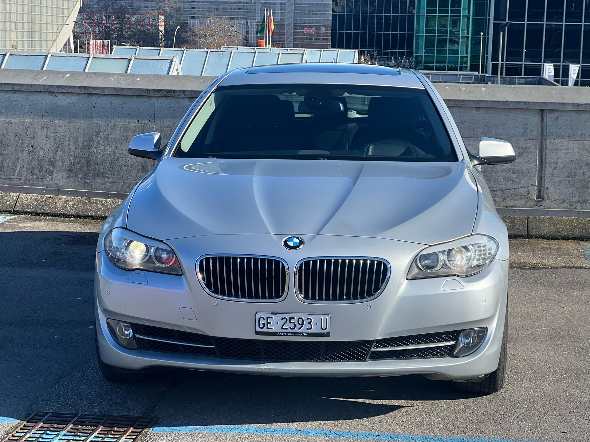 BMW 528i Touring Steptronic-image-0