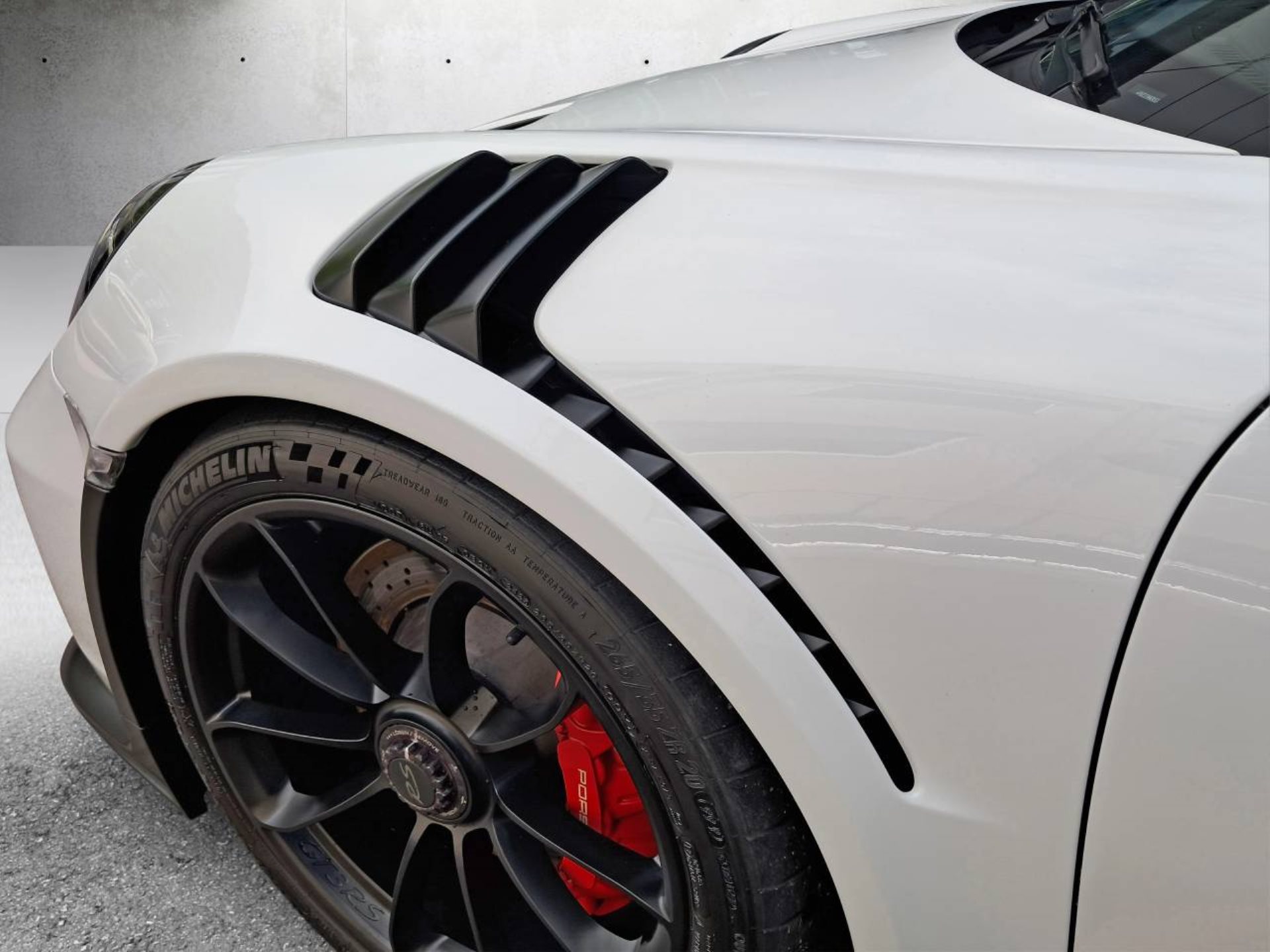 PORSCHE 911 GT3 RS-image-11