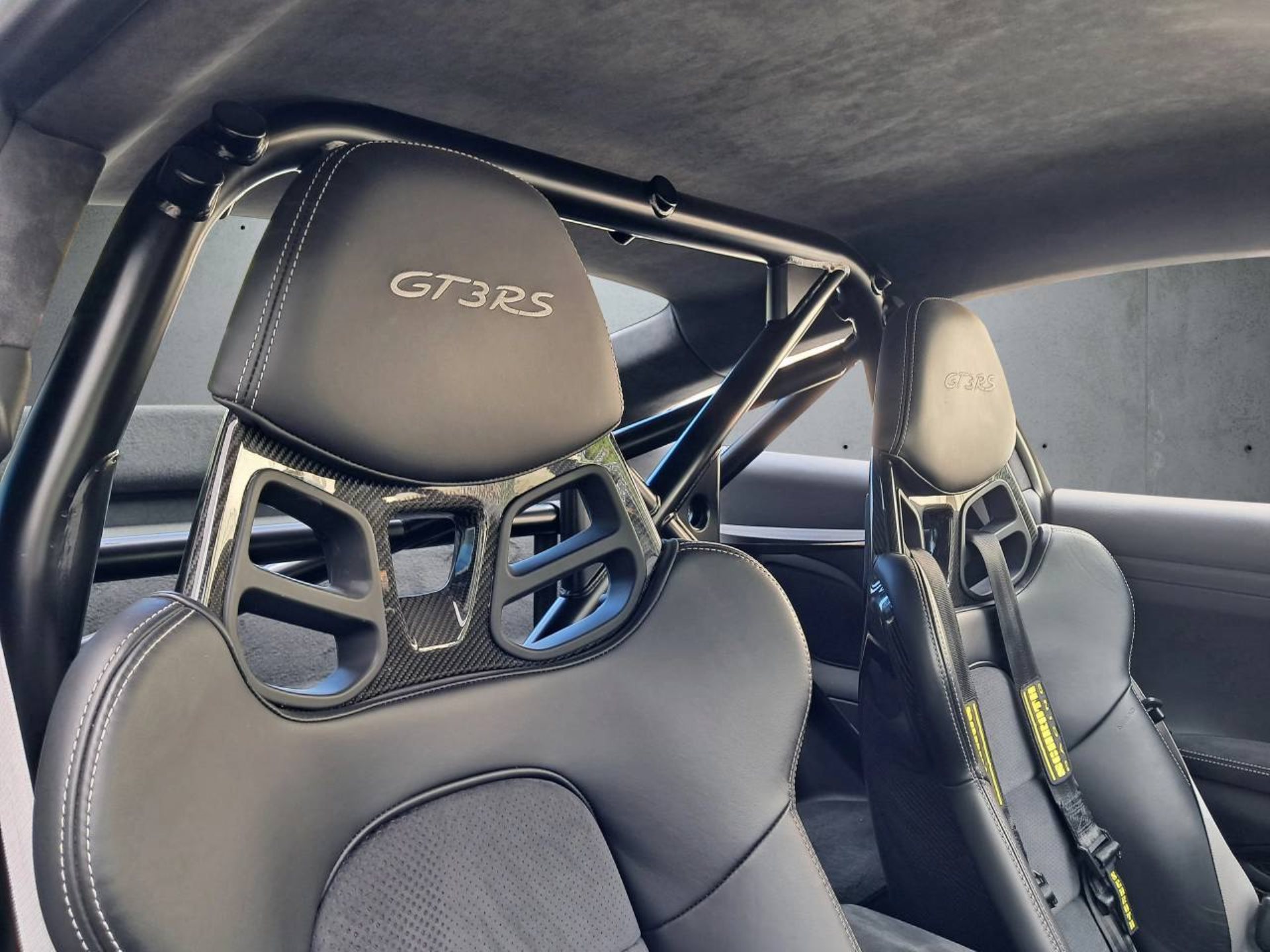 PORSCHE 911 GT3 RS-image-16