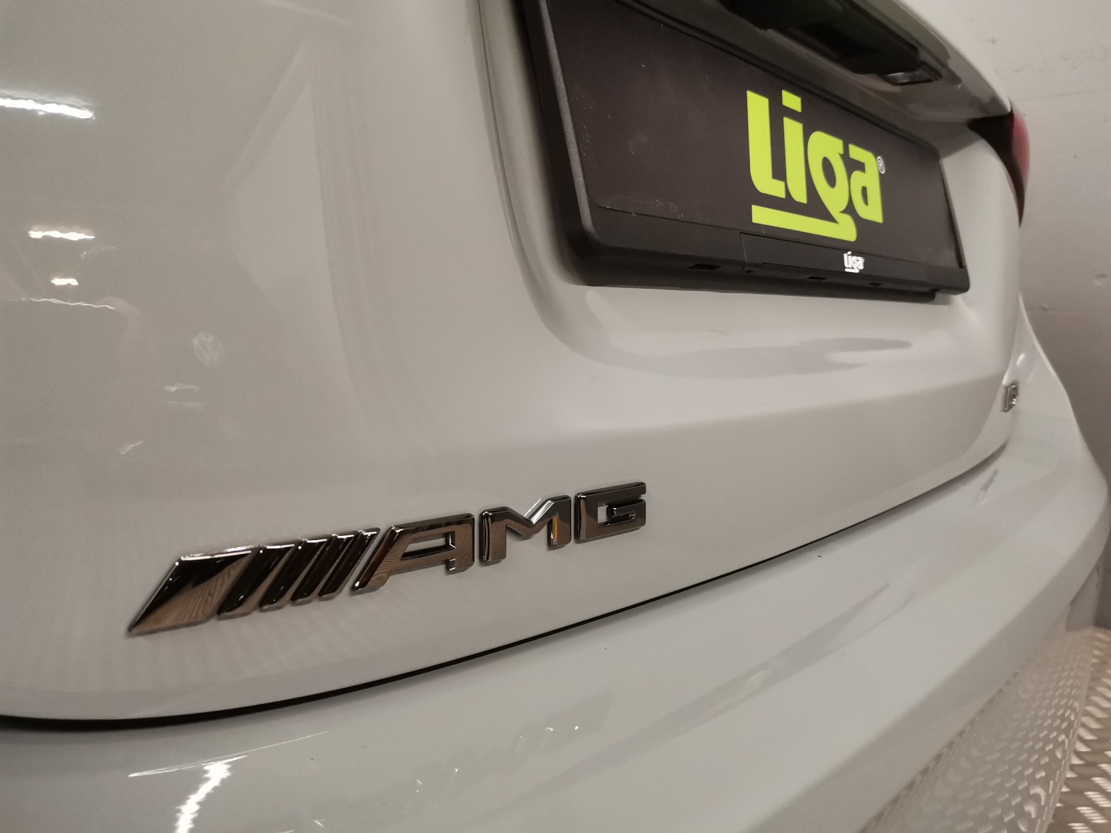 MERCEDES-BENZ AMG A 35 4Matic-image-15