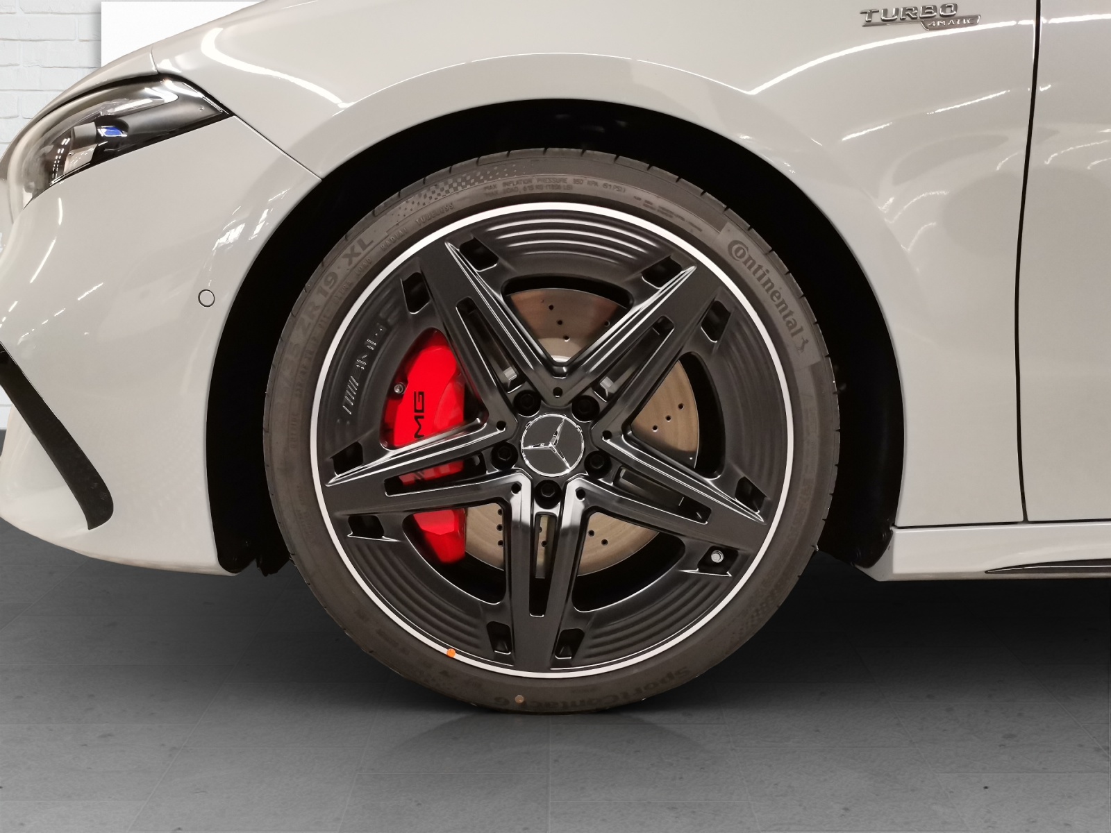 MERCEDES-BENZ AMG A 35 4Matic-image-5