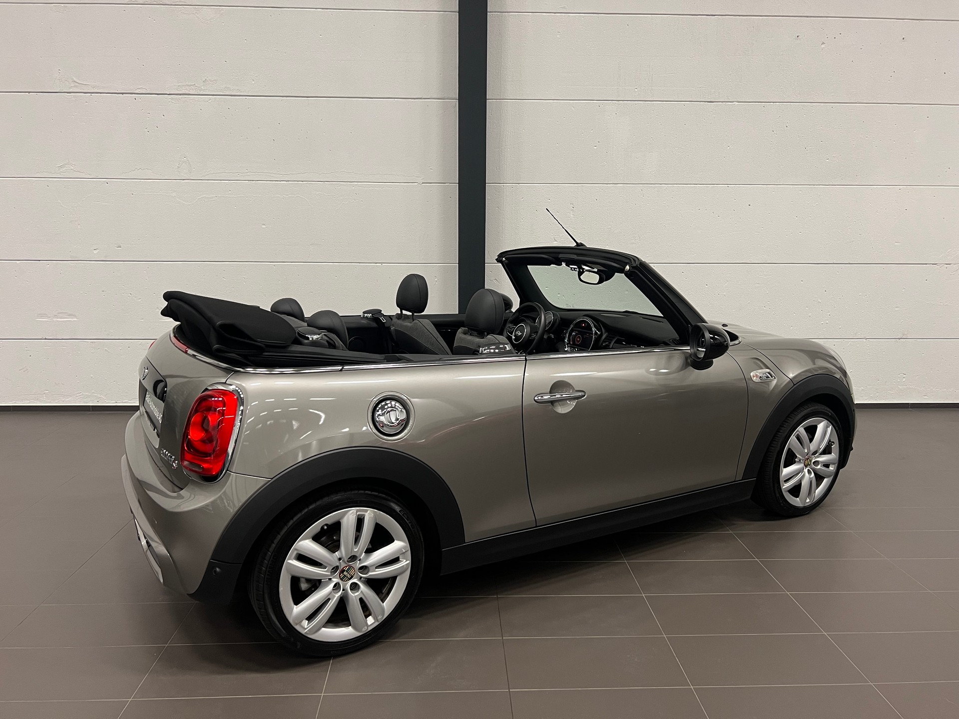 MINI Cooper S Cabriolet Steptronic-image-14